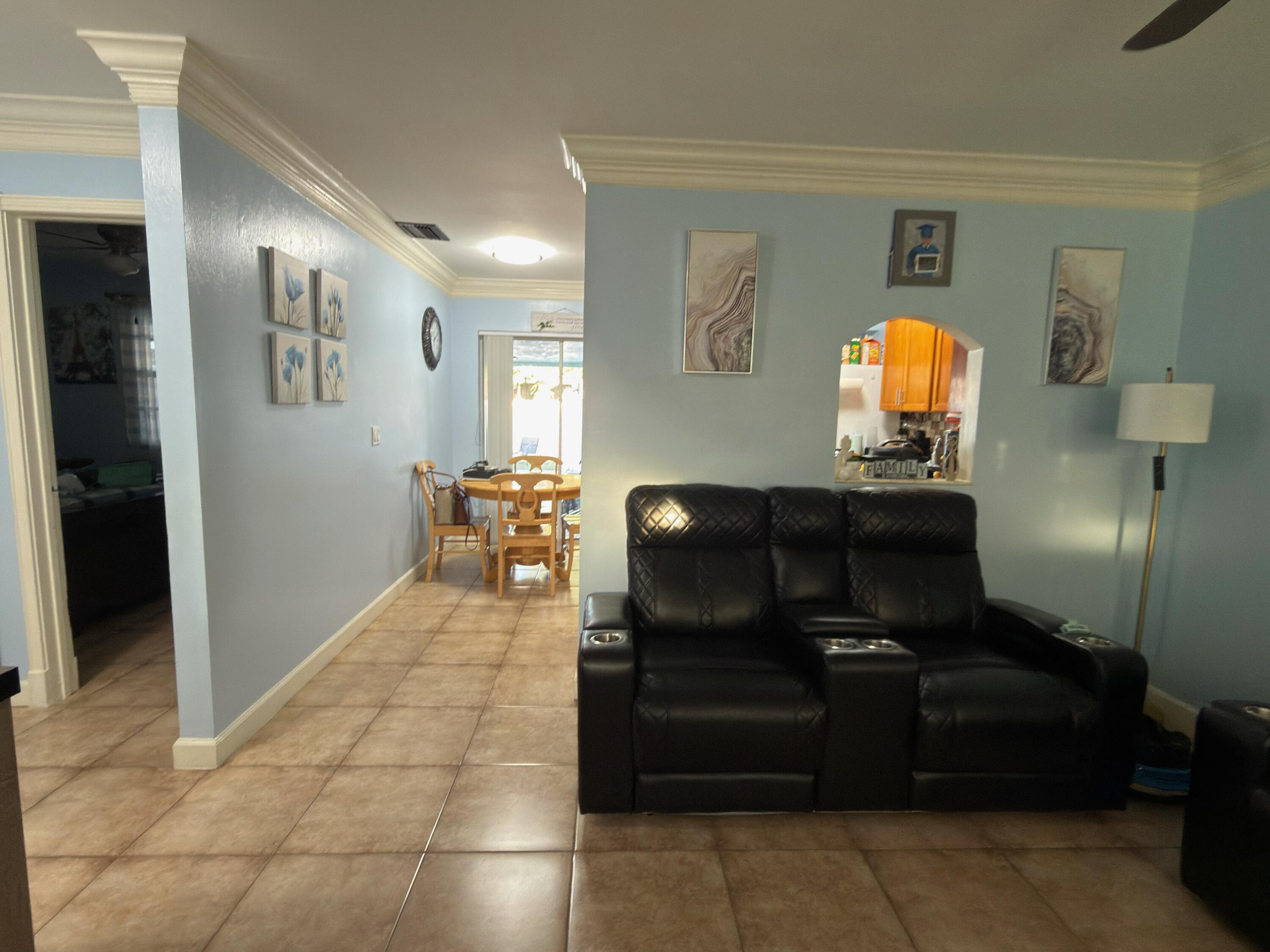 962 SUMTER Road E — Photo 5