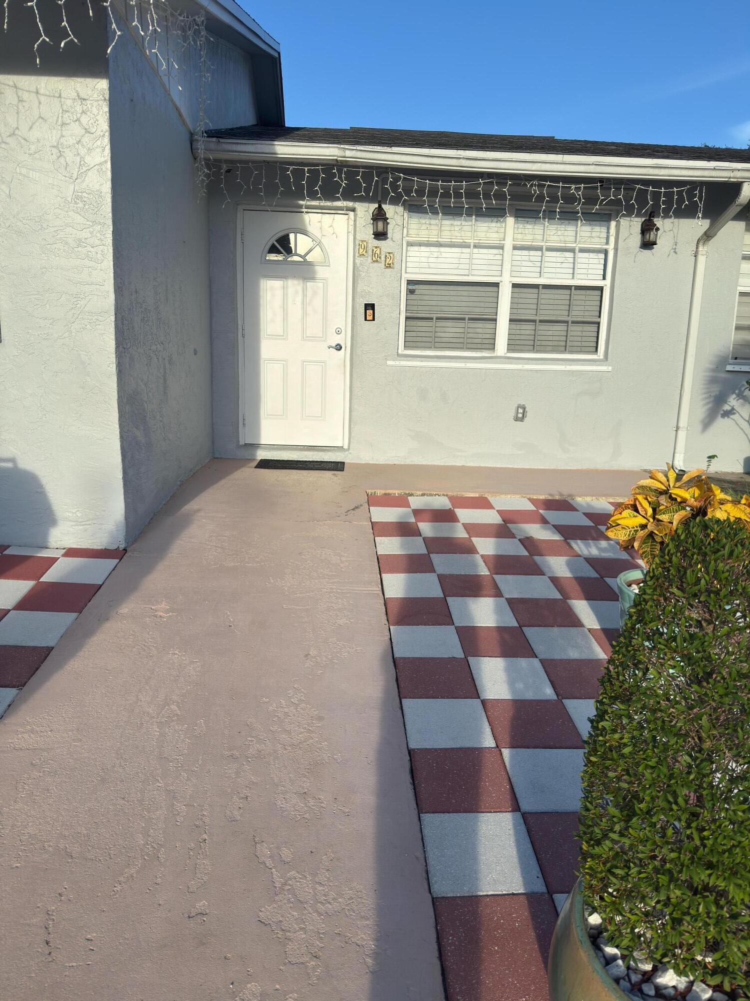 962 SUMTER Road E — Photo 2