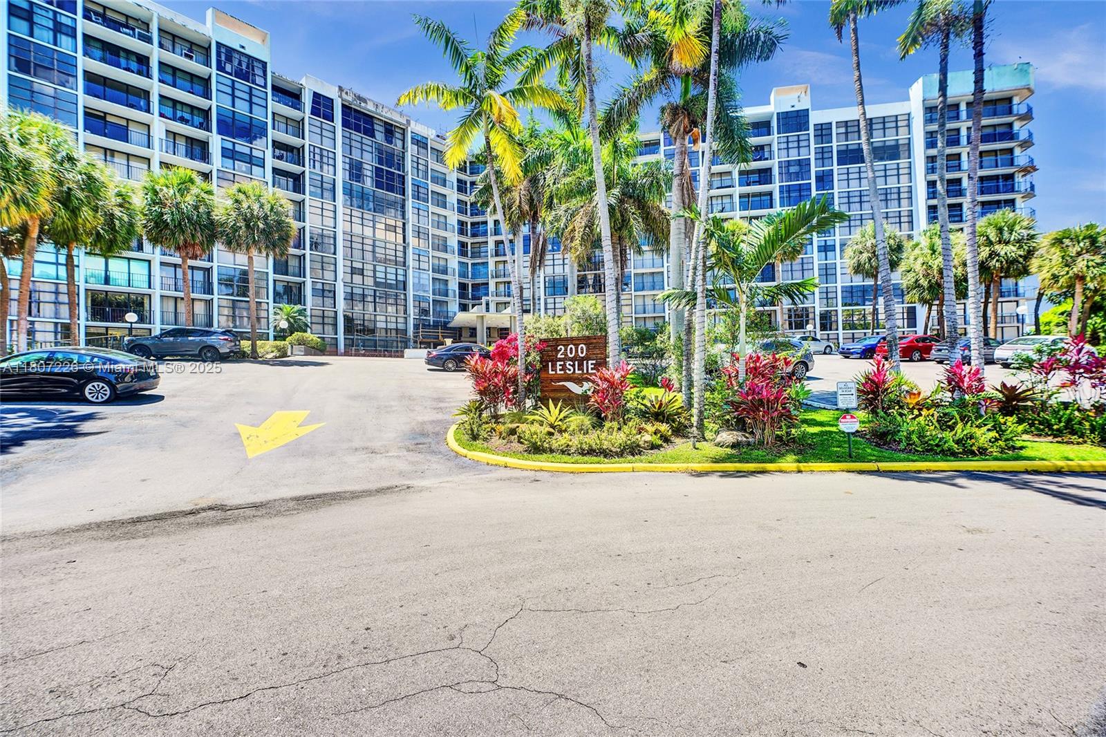 200 Leslie Dr # 1031, Hallandale Beach FL 33009