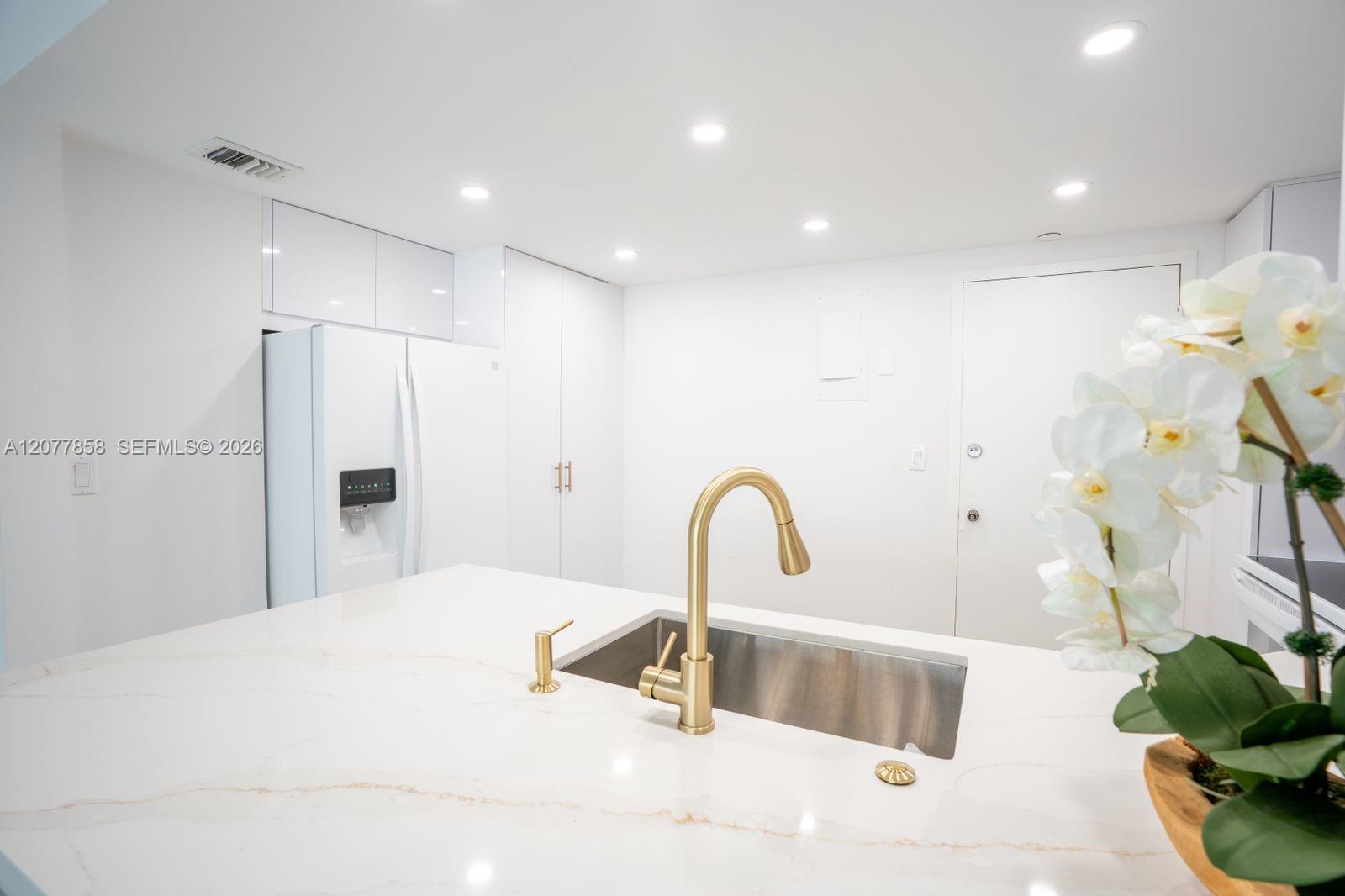 2100 S Ocean Dr # 5B — Photo 5