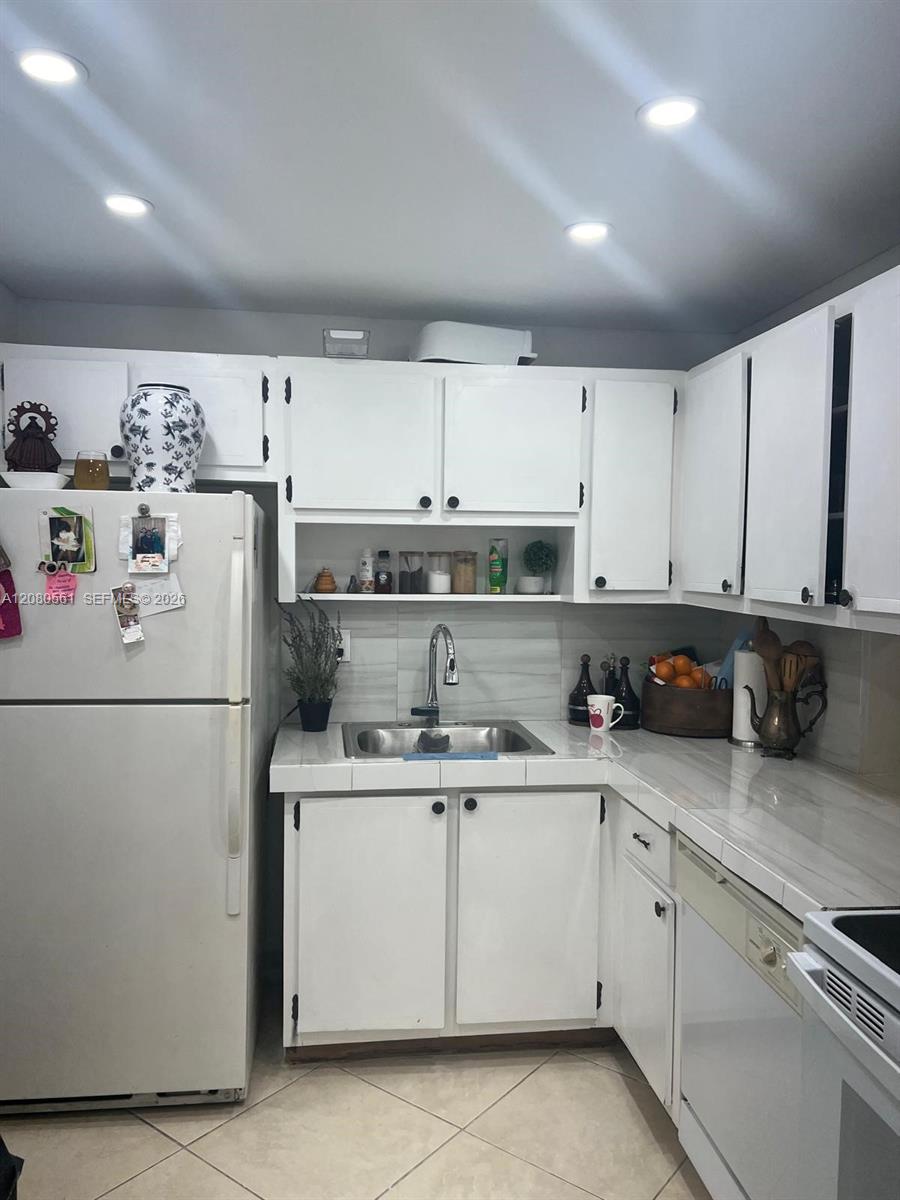 8764 SW 12th St # 105, Miami FL 33174