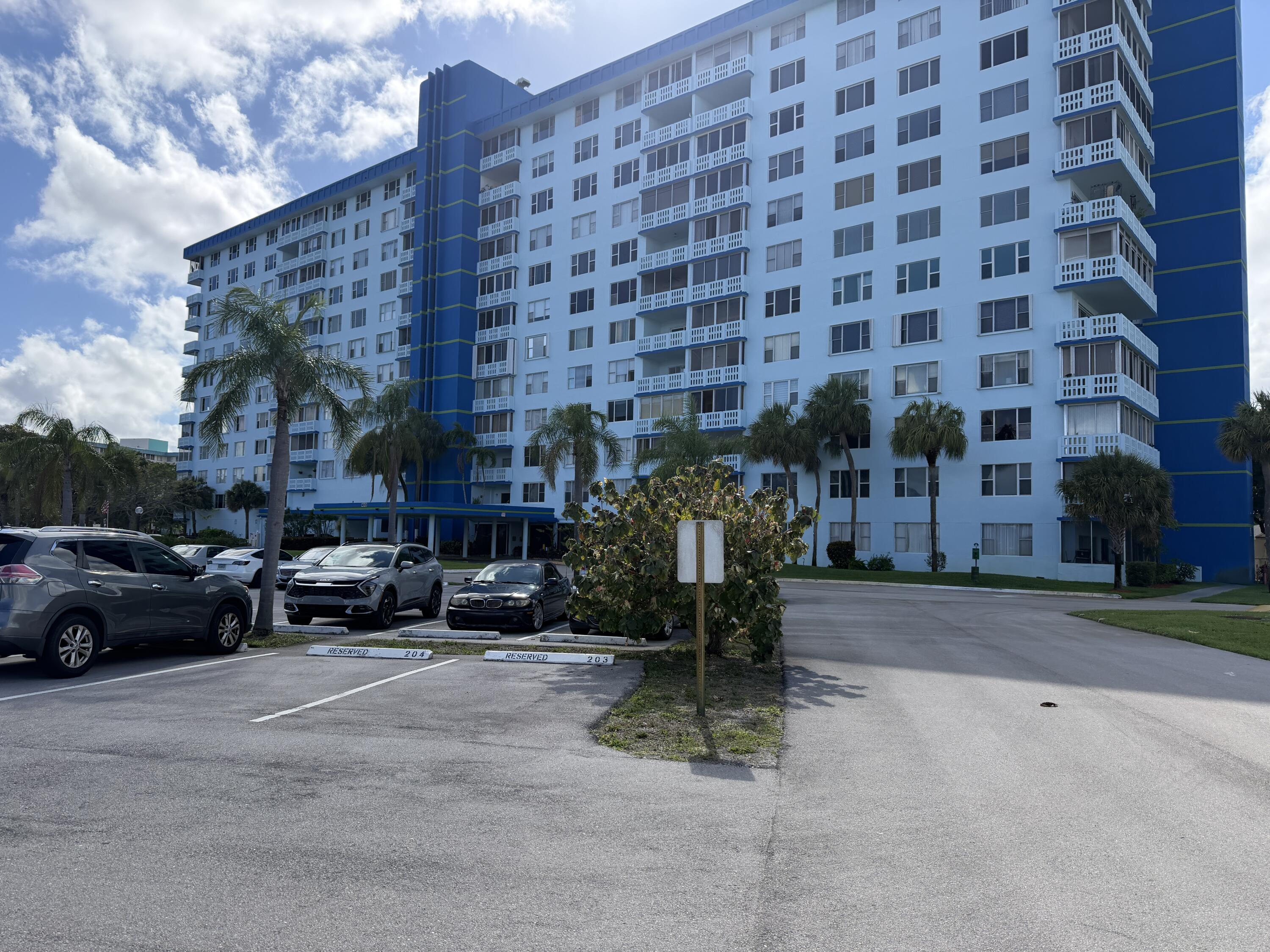 4001 Hillcrest Drive # 510, Hollywood FL 33021