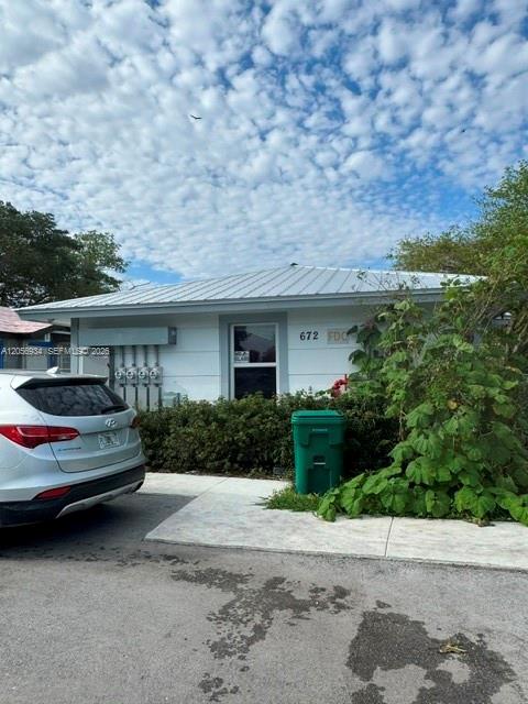 684 NW 14th St — Photo 4