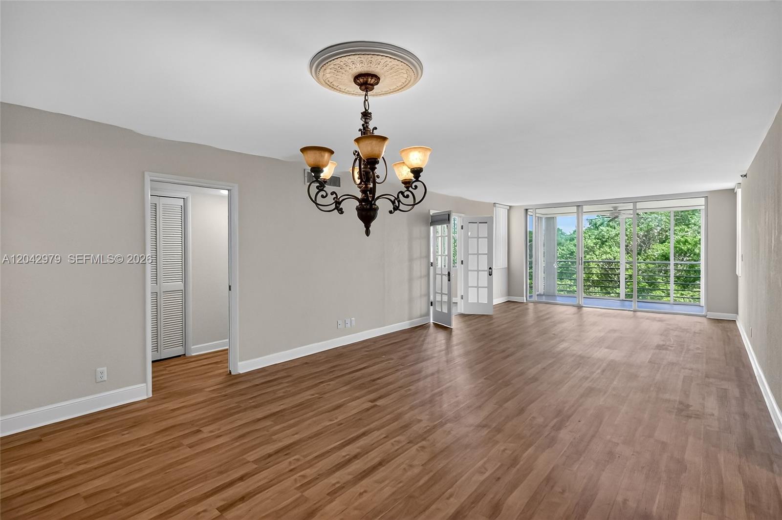 4015 W Palm Aire Dr # 502 — Photo 2