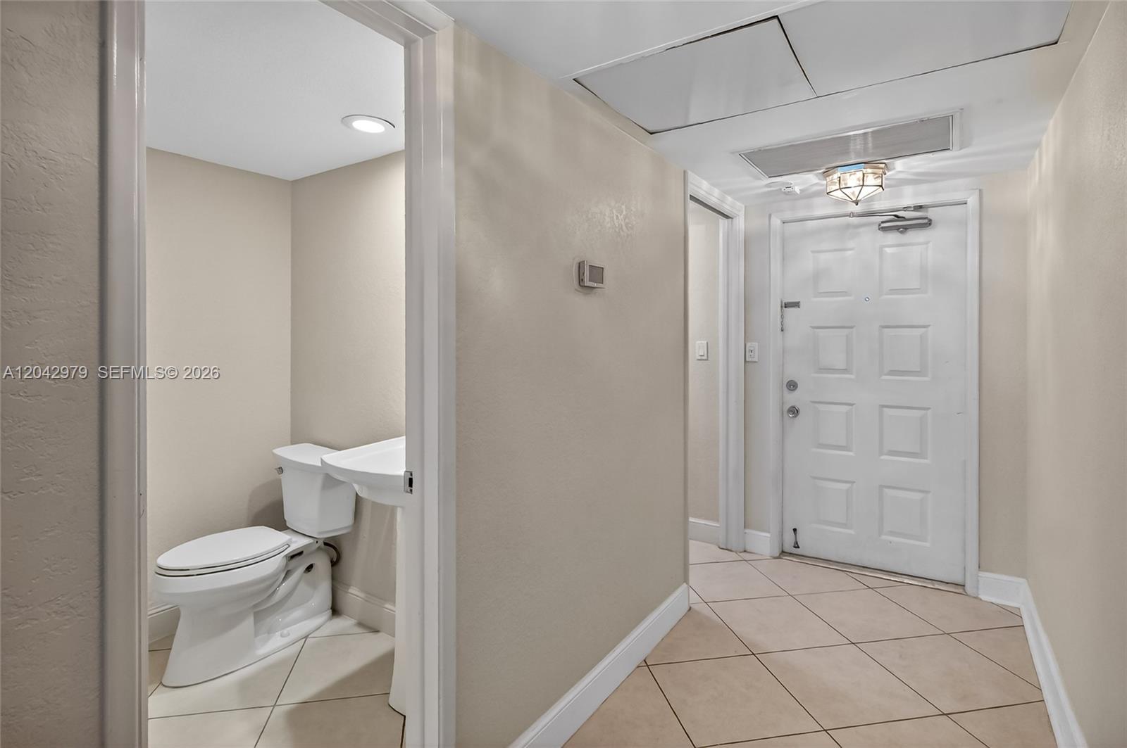 4015 W Palm Aire Dr # 502 — Photo 4