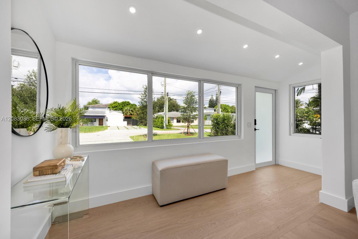 2635 SW 64th Ave — Photo 3