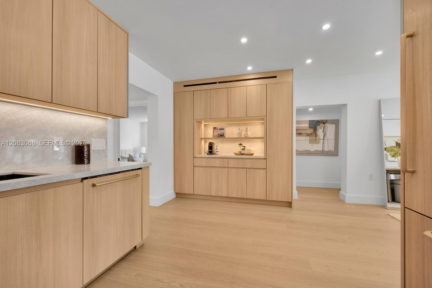 2635 SW 64th Ave — Photo 5