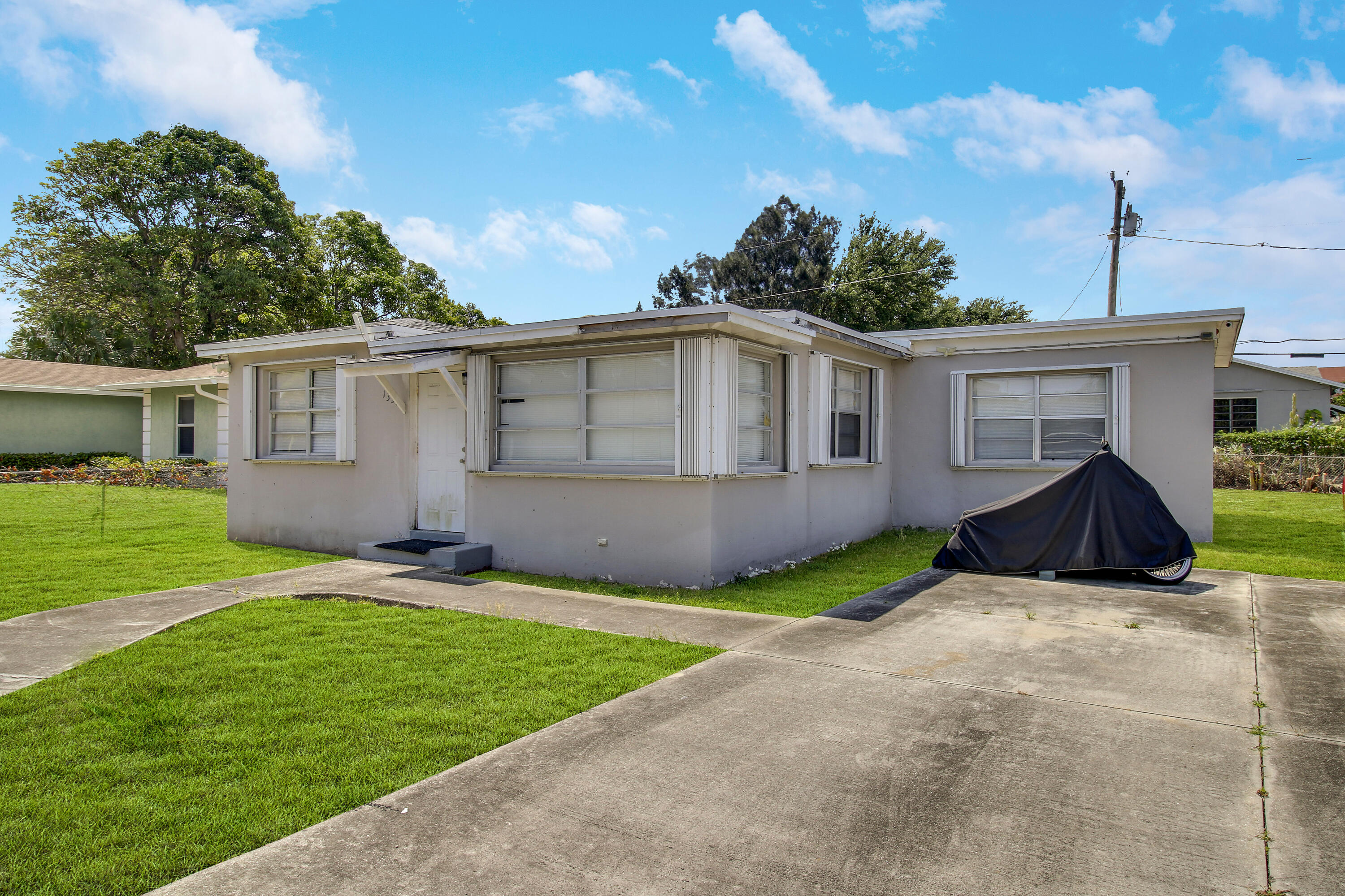 1325 W 32ND Street, Riviera Beach FL 33404