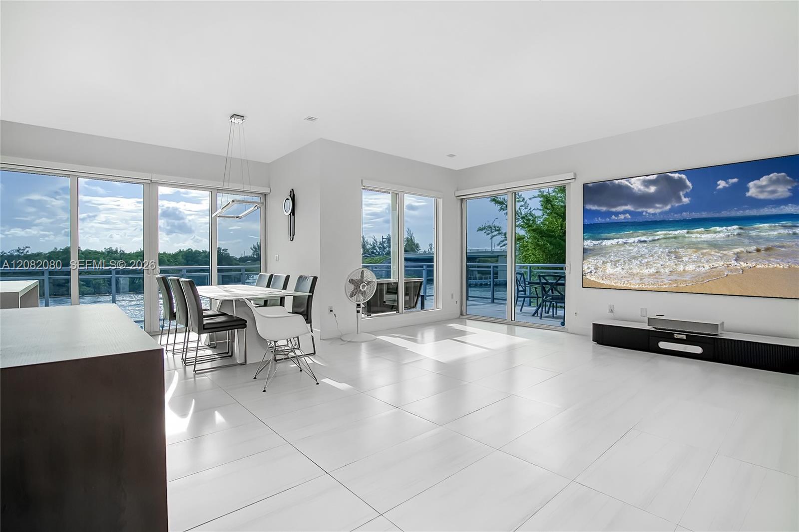 6100 N Ocean Dr # 2N — Photo 2