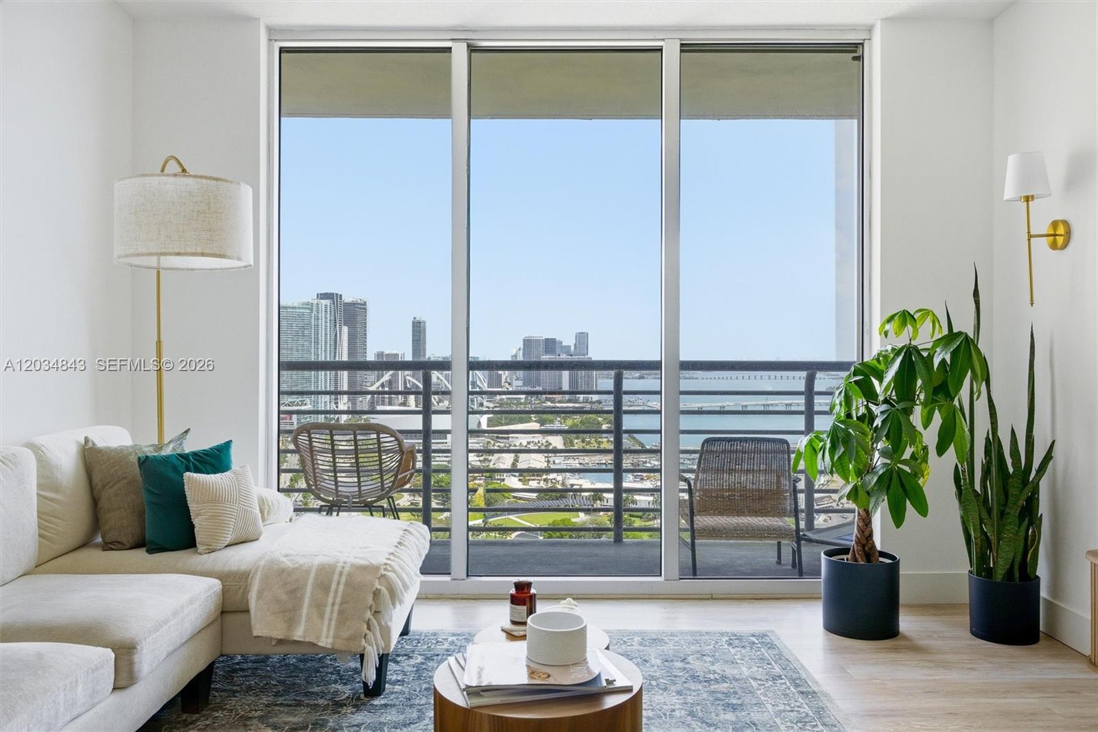 325 S Biscayne Blvd # 4022, Miami FL 33131