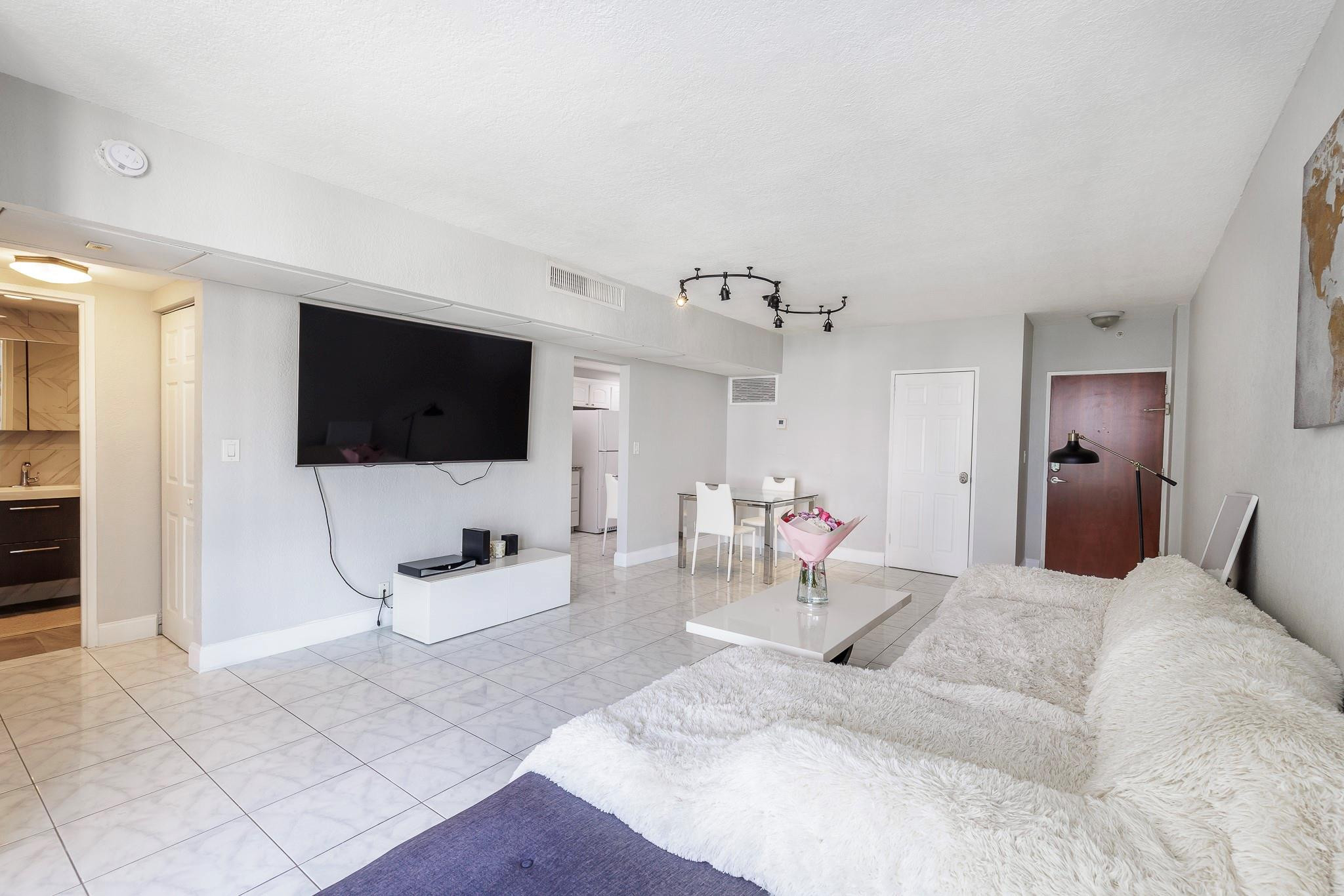 3801 S OCEAN Drive # 10S — Photo 2