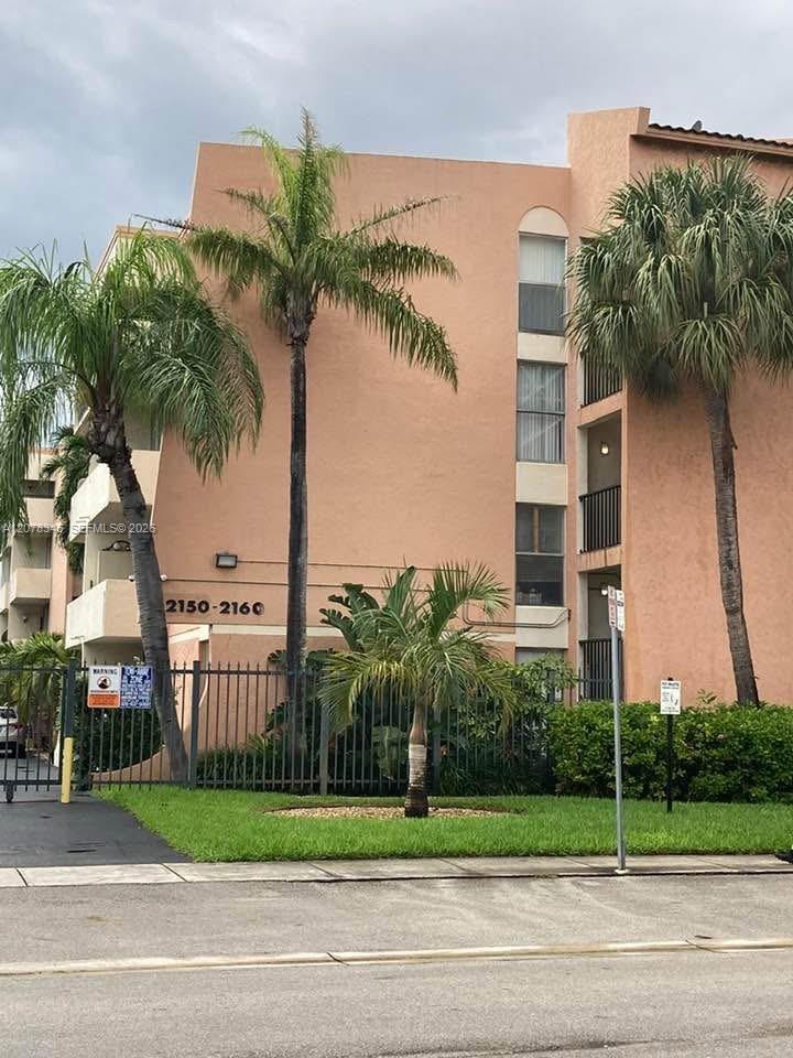 2160 SW 16th Ave # 421 — Photo 3