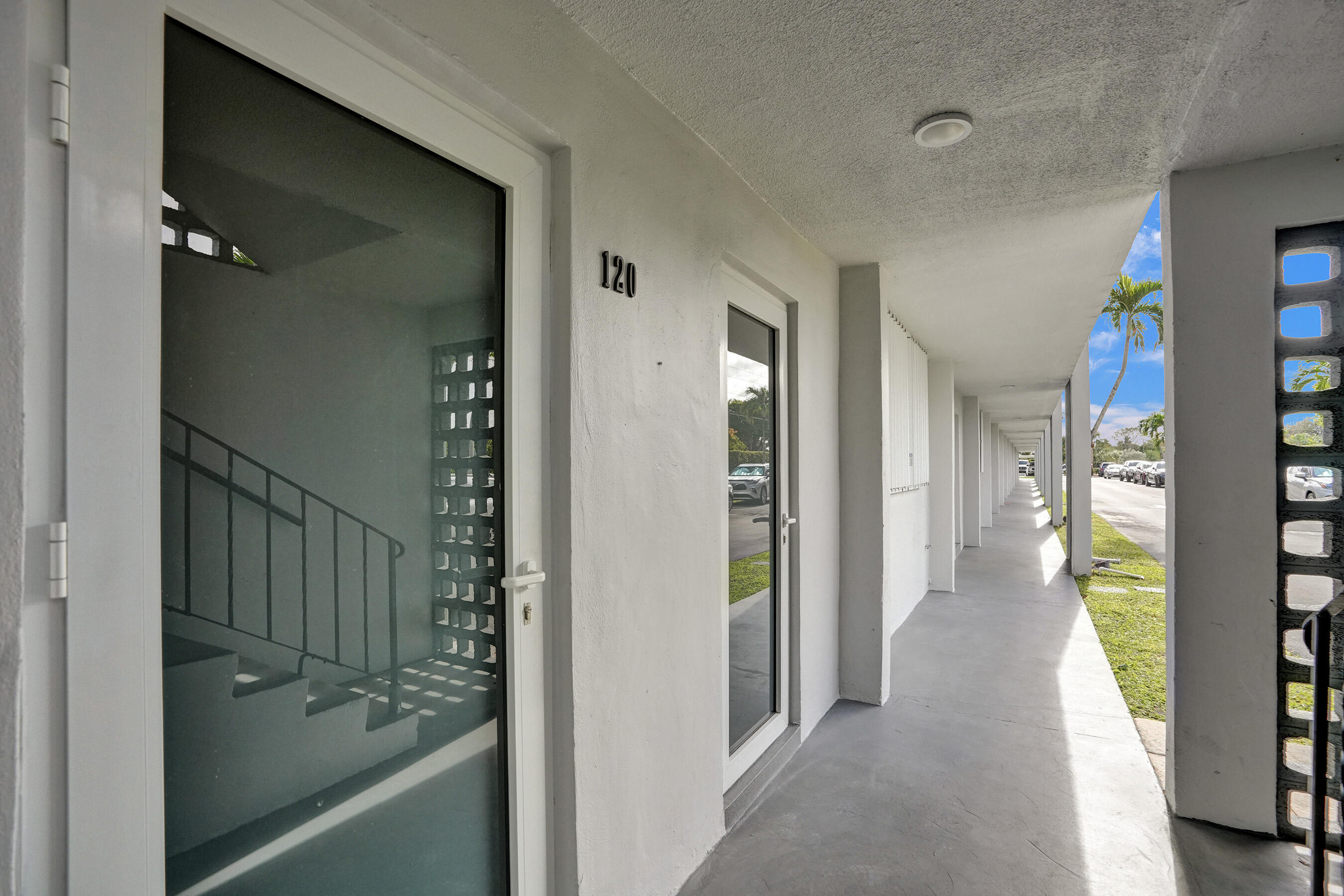 1040 SE 4TH Avenue # 120 — Photo 2