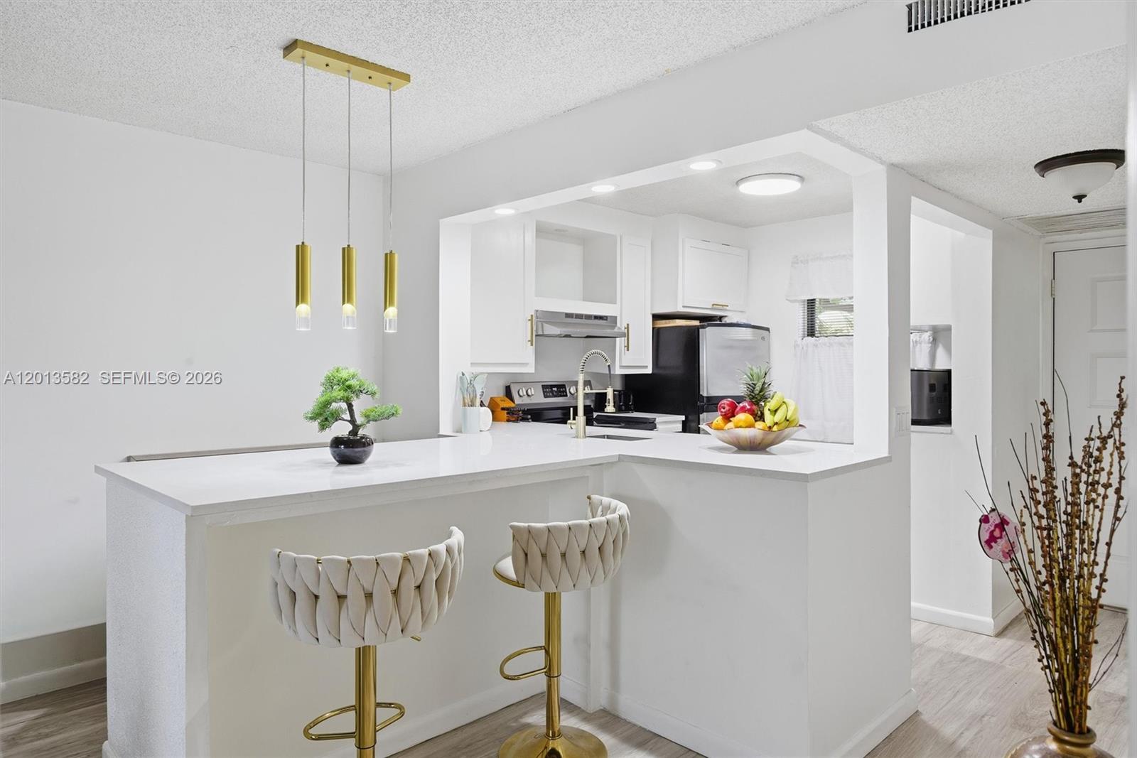 5501 Lakeside Dr # 204, Margate FL 33063
