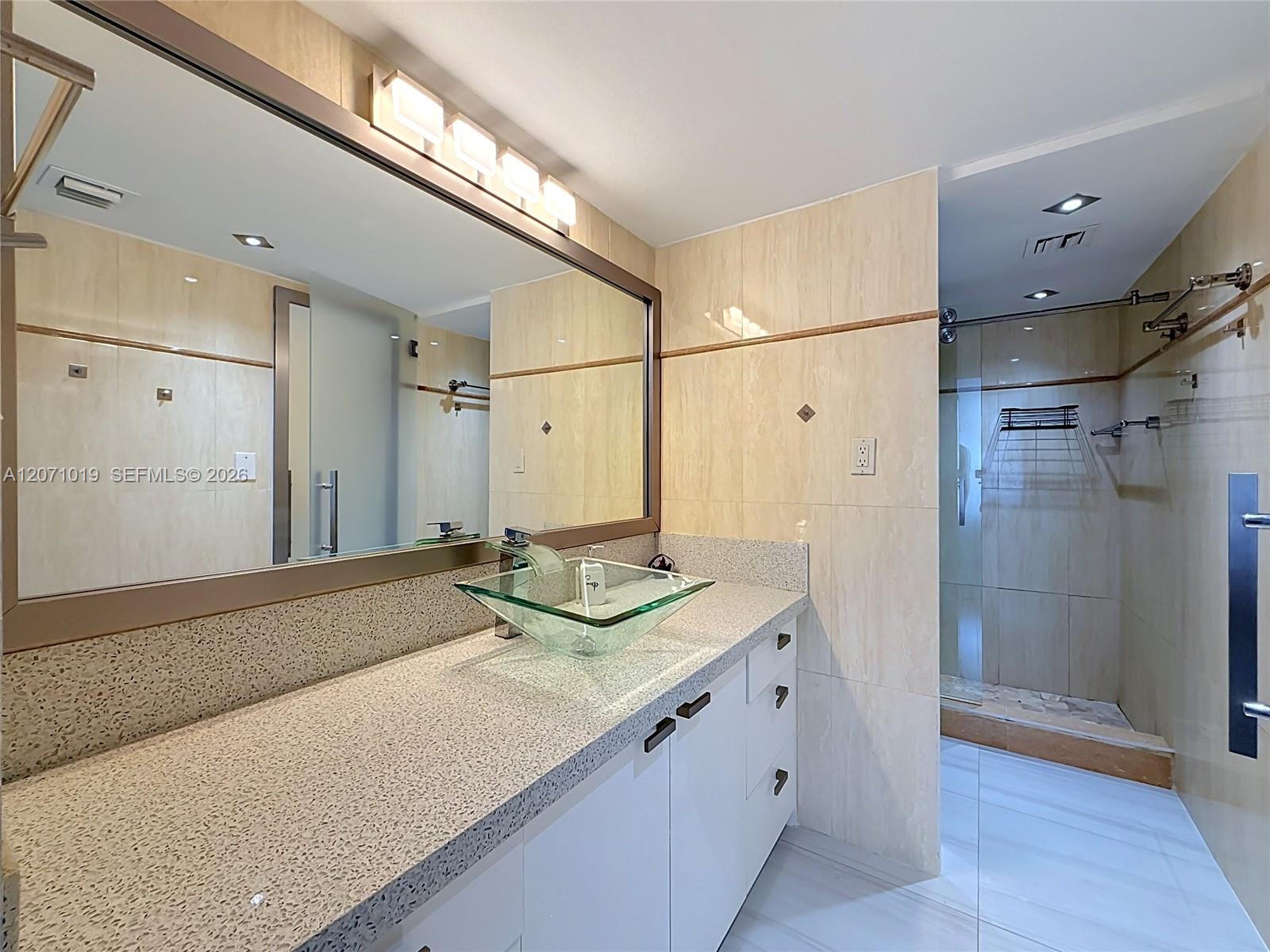 6900 Bay Dr # 11G View 14