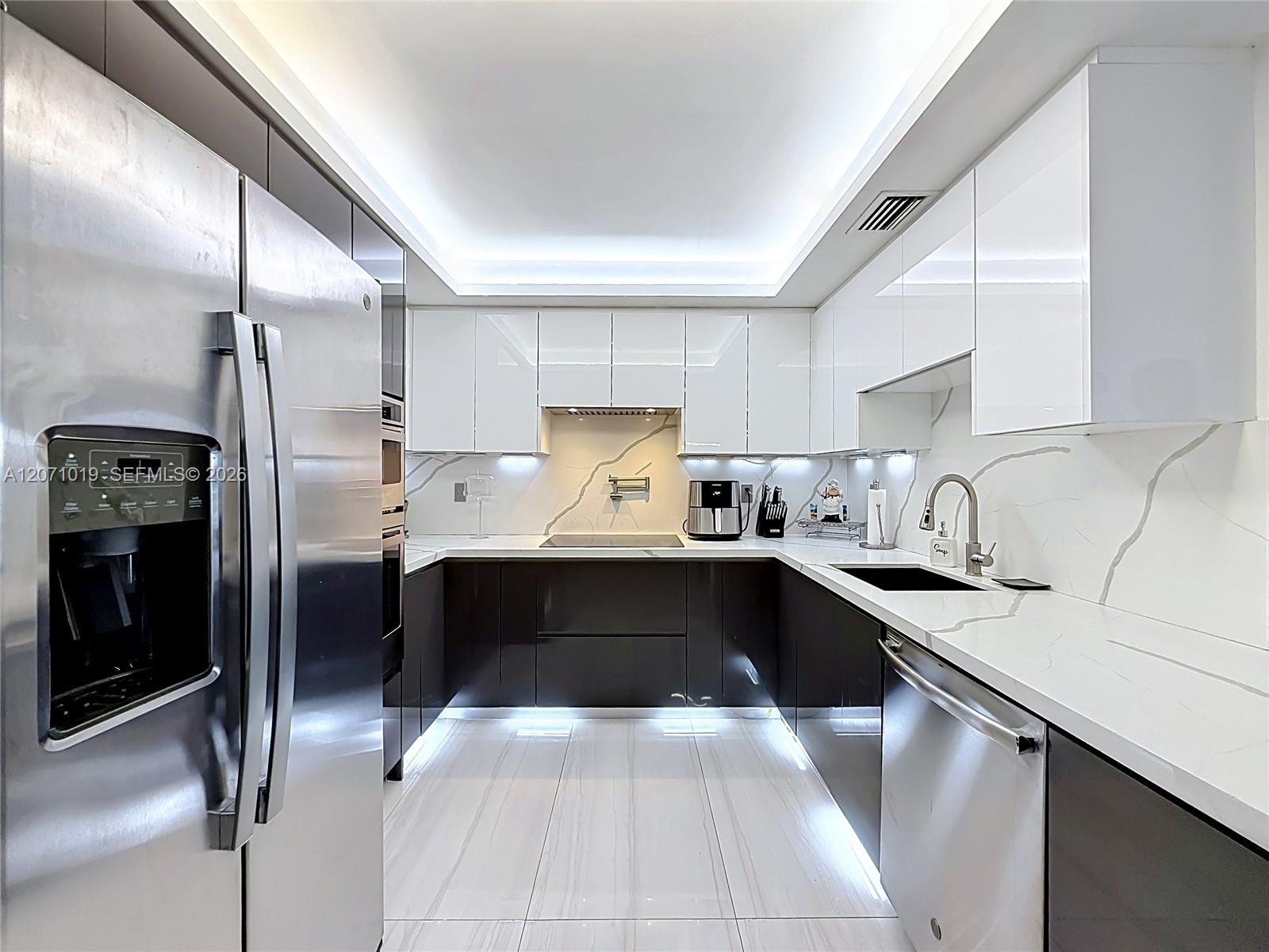 6900 Bay Dr # 11G View 2