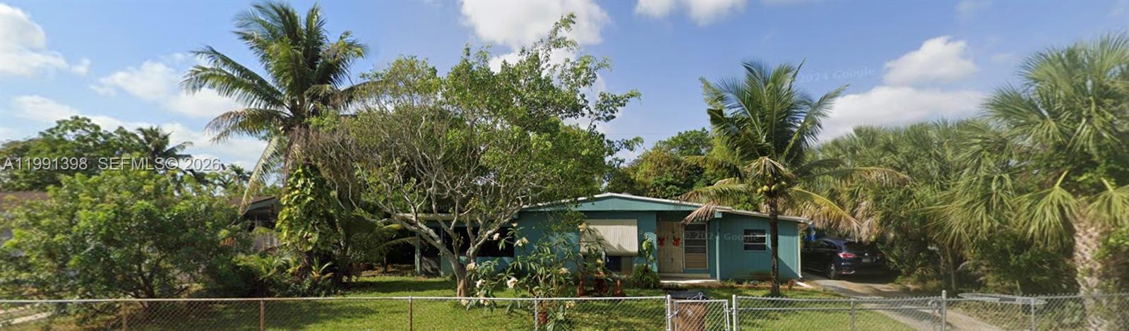 236 NE 43rd St, Deerfield Beach FL 33064