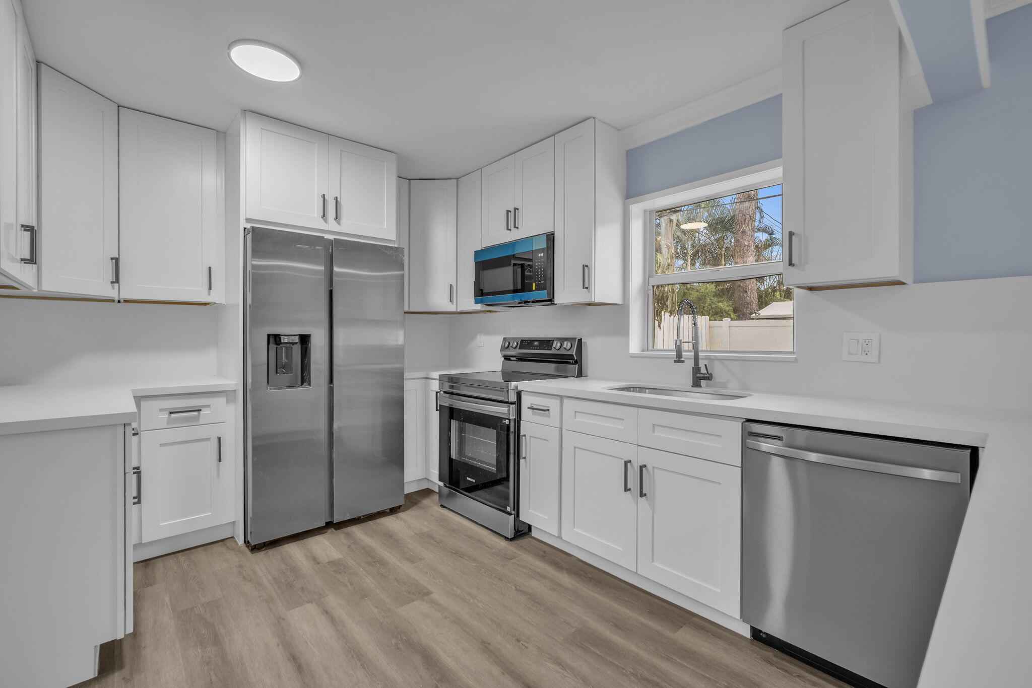 4630 NE 5TH Terrace — Photo 3