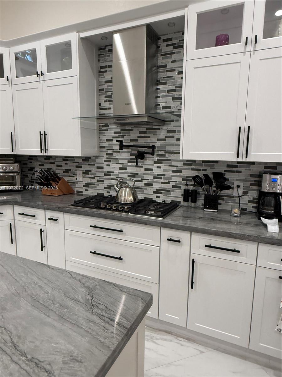 18610 SW 39th Ct — Photo 4