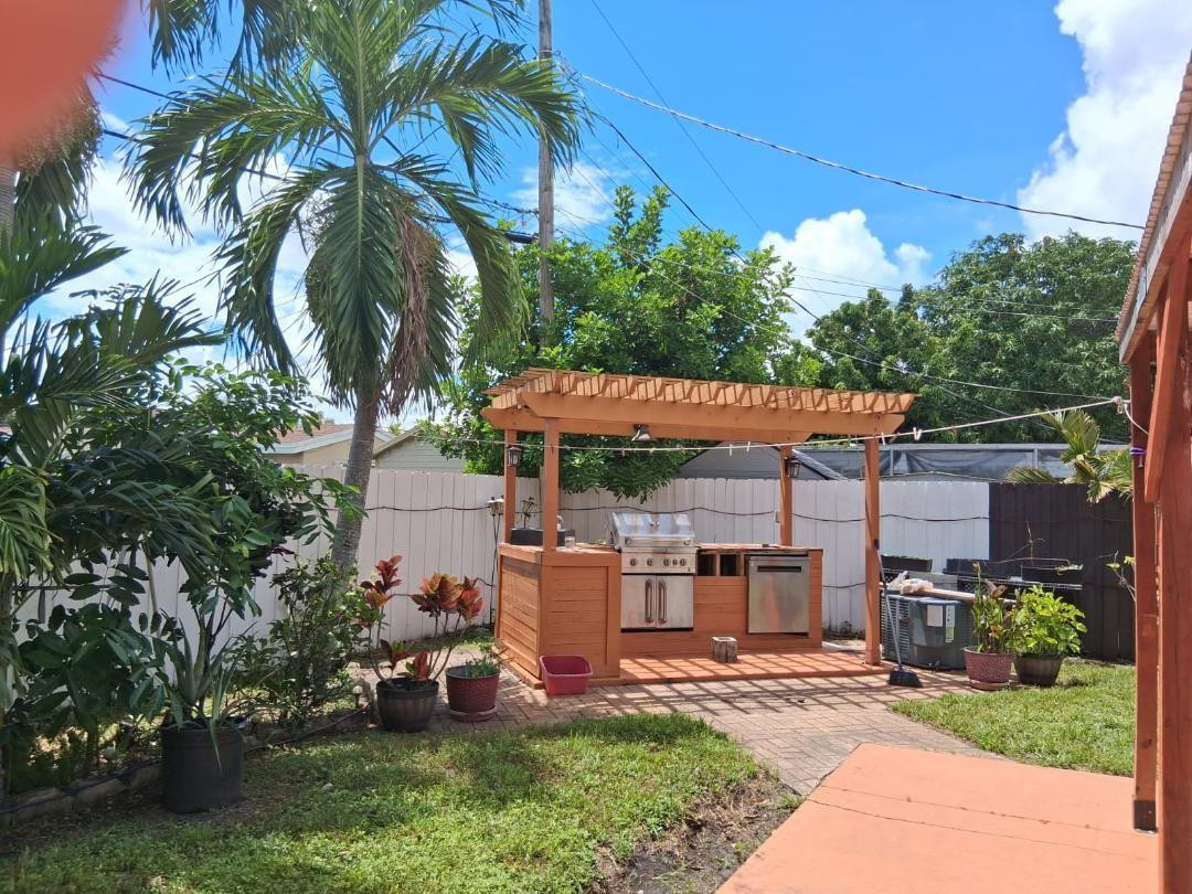 7040 SW 29th Street — Photo 4