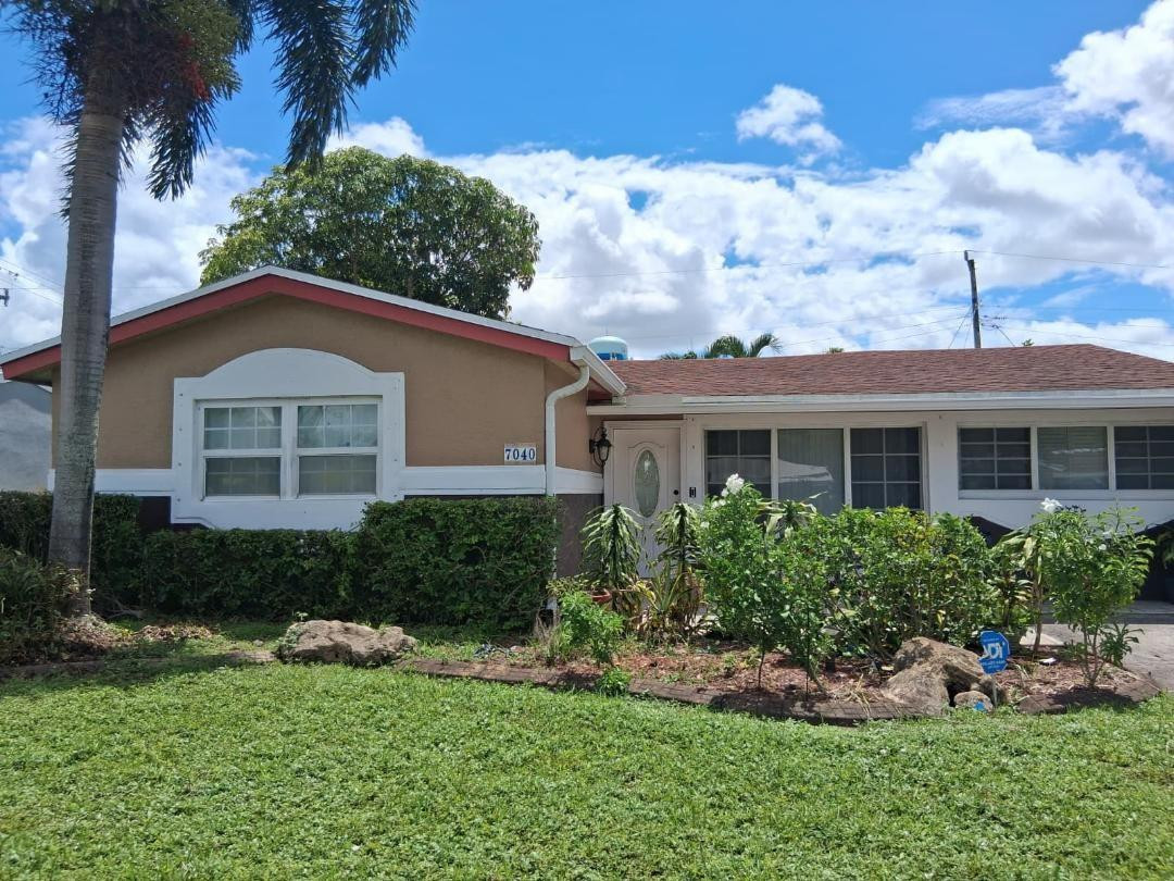7040 SW 29th Street — Photo 2