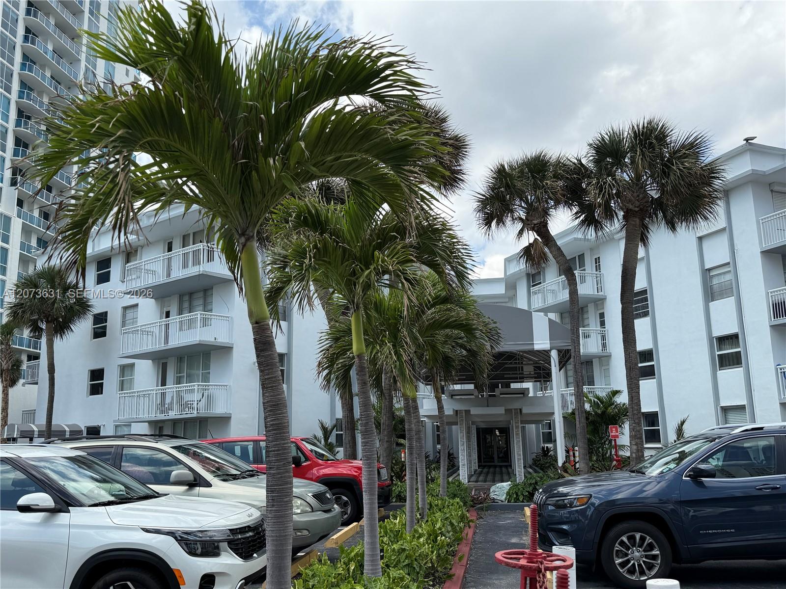 1913 S Ocean Dr # 126 — Photo 2