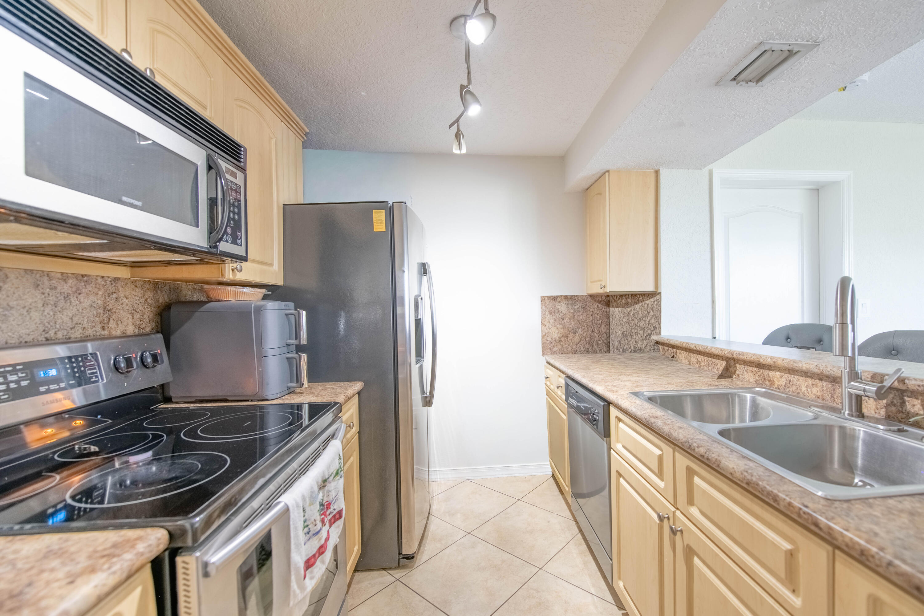 6995 NW 186th Street # E508 — Photo 3