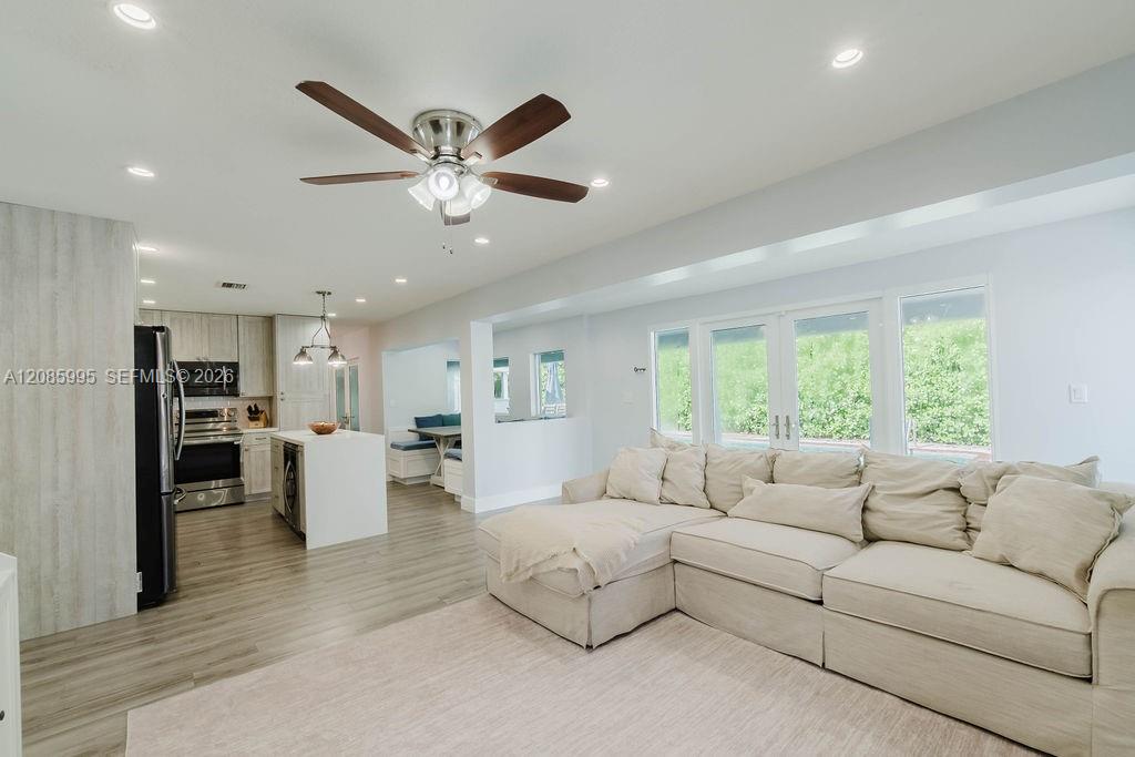 1732 SW 103rd Pl — Photo 5