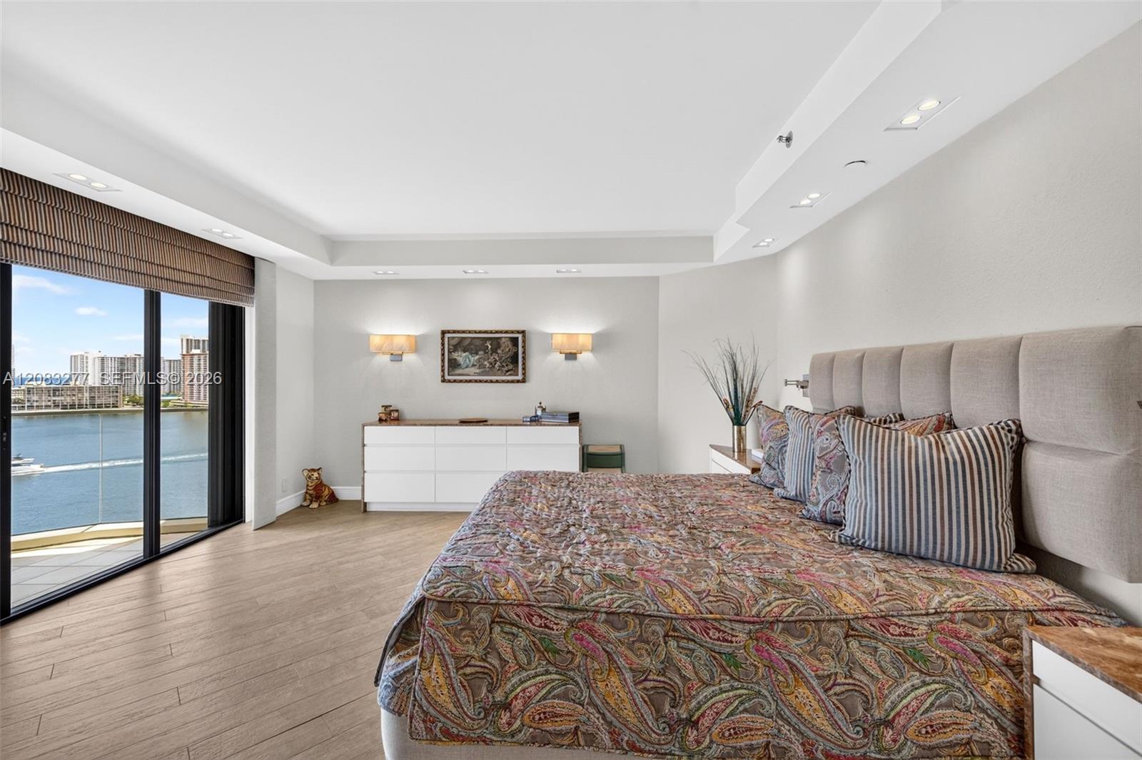 2800 Island Blvd # 1202 — Photo 4