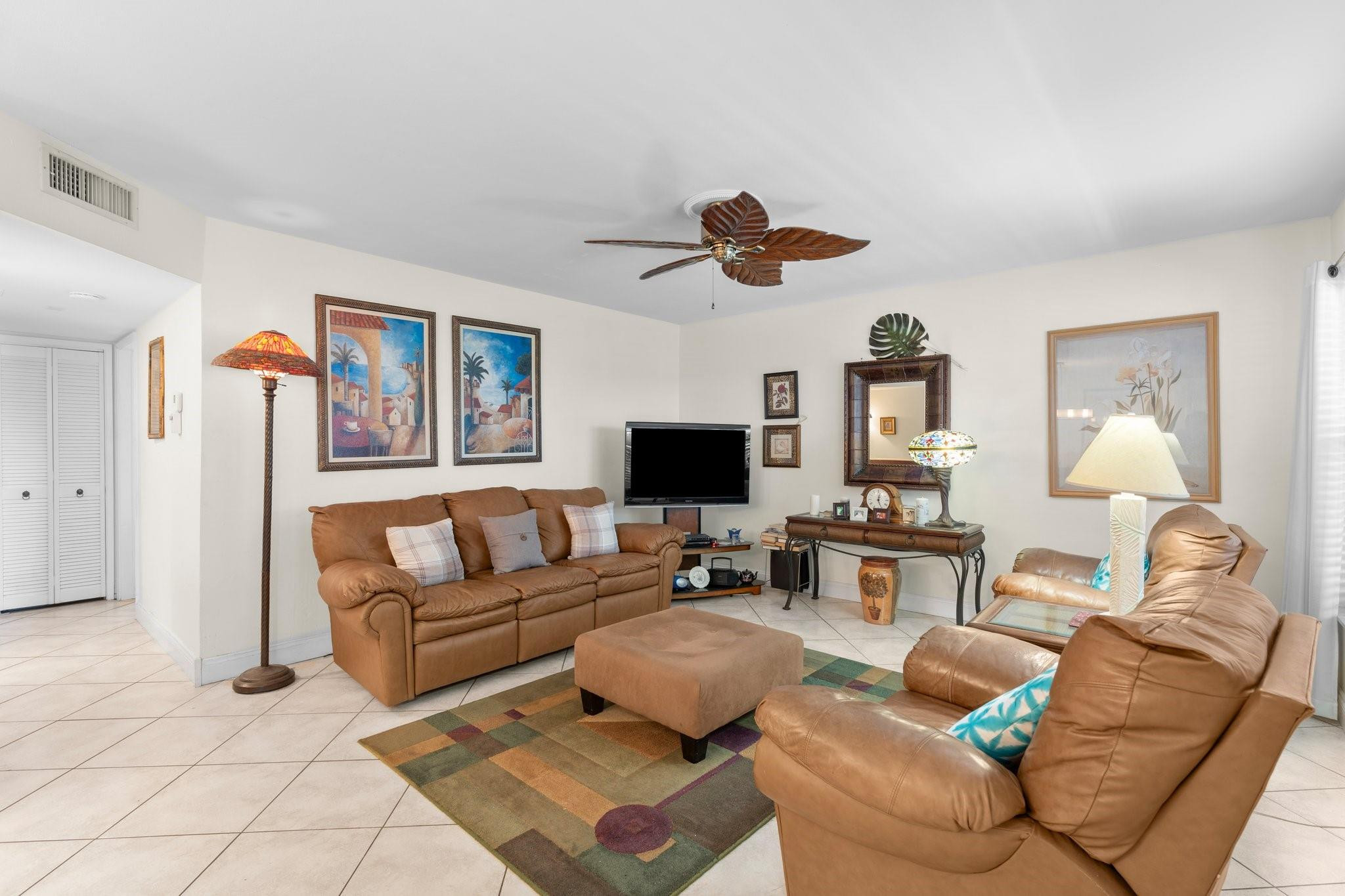 100 SE 6th Avenue # 304, Pompano Beach FL 33060