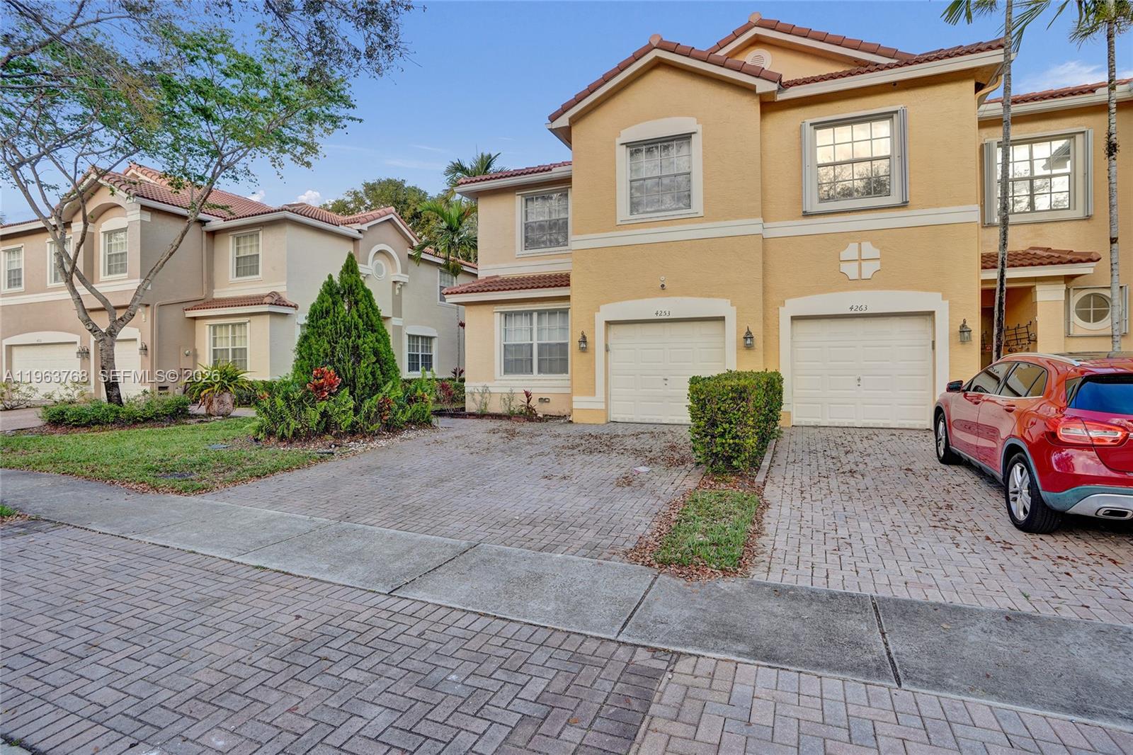 4253 SW 124th Ter — Photo 4