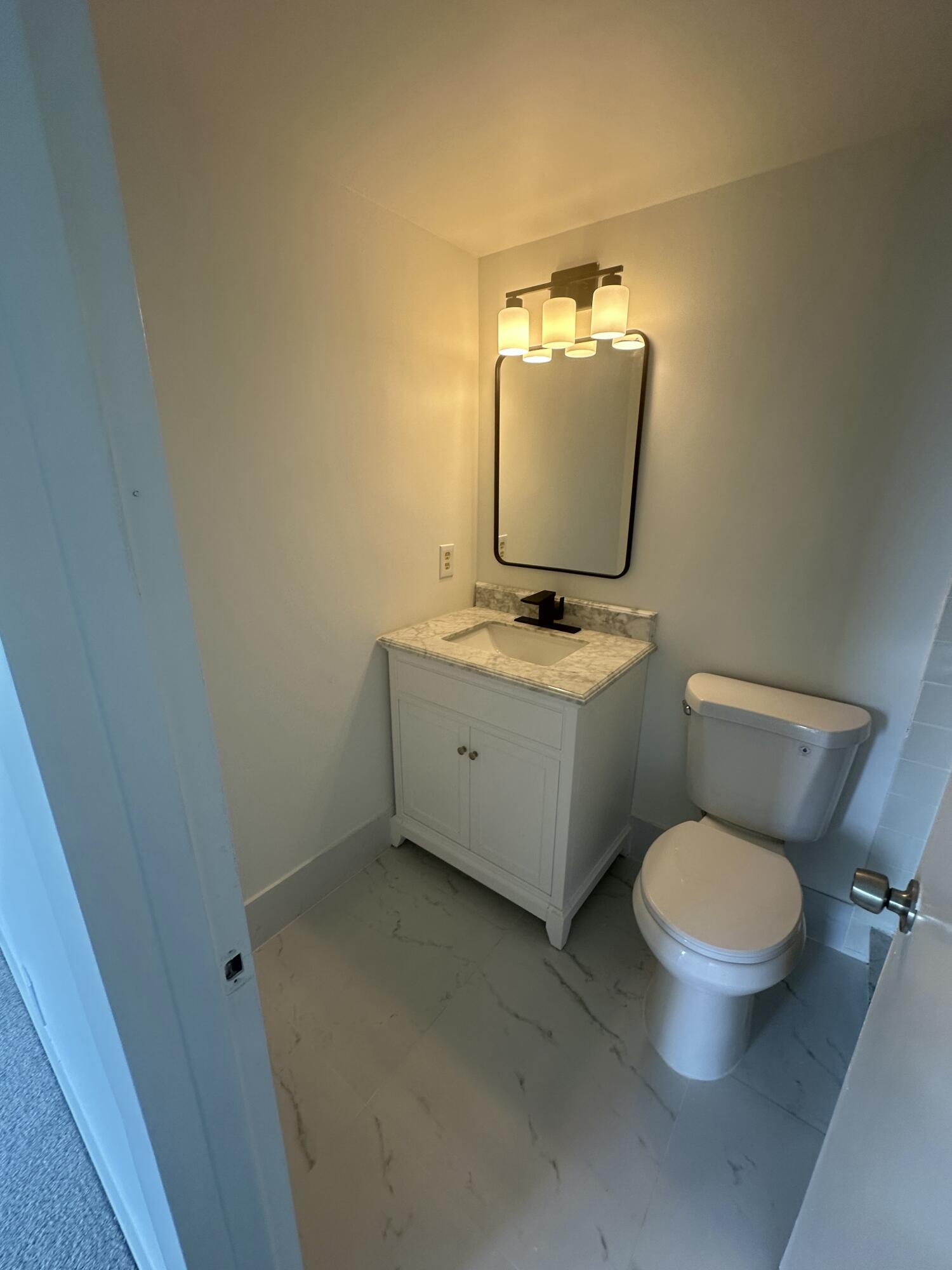 205 MANSFIELD Way E — Photo 4
