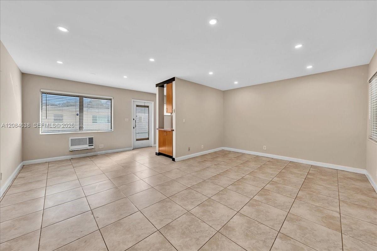 707 S 19th Ave # 9 — Photo 4