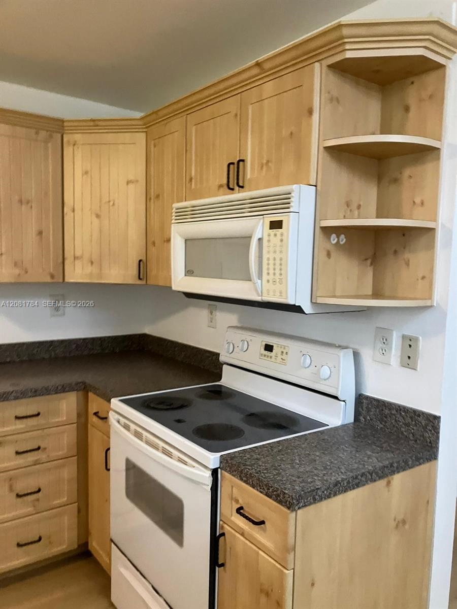 104 Gardens Dr # 101 — Photo 4