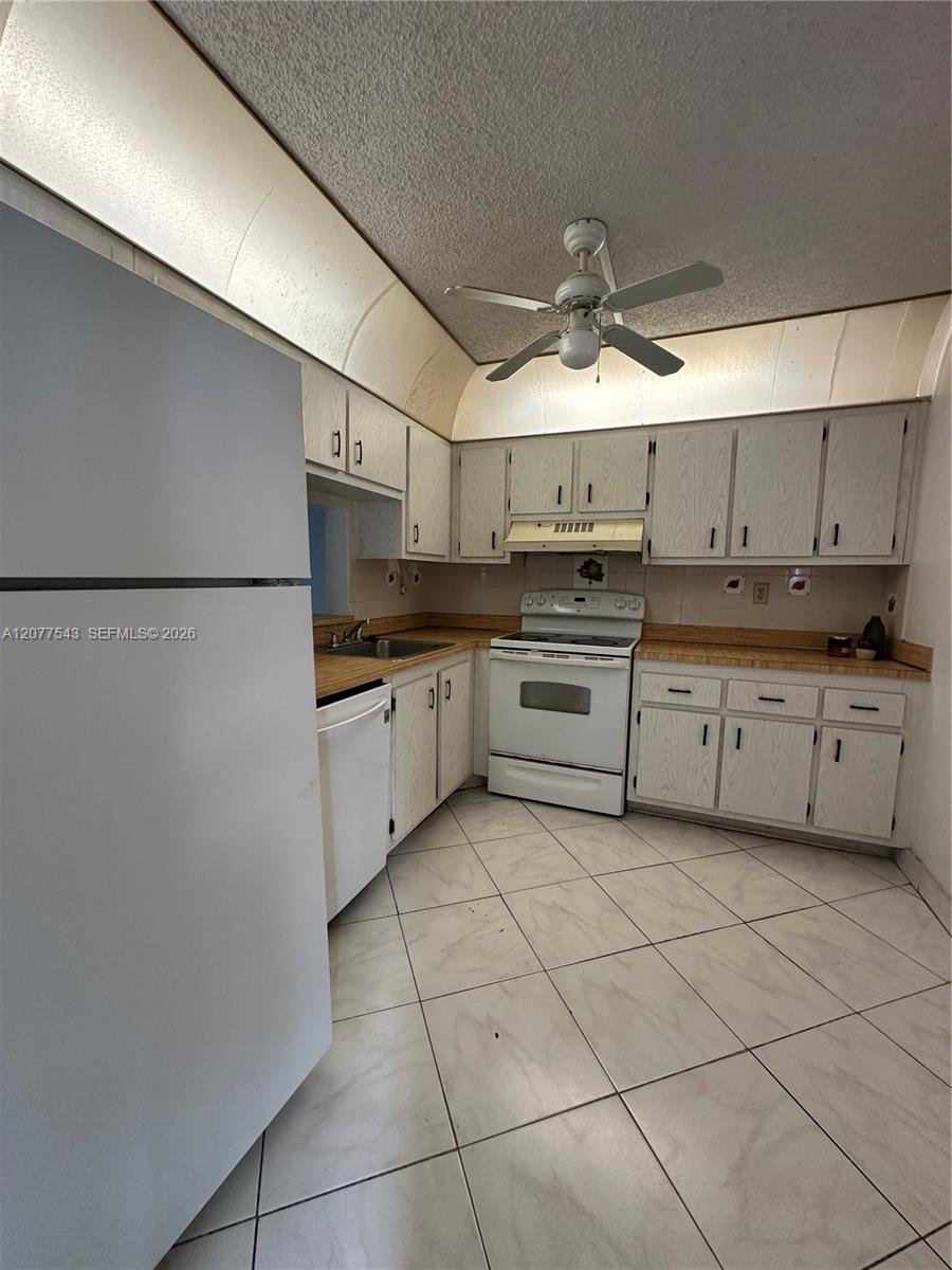 1830 SW 81st Ave # 4310 — Photo 2