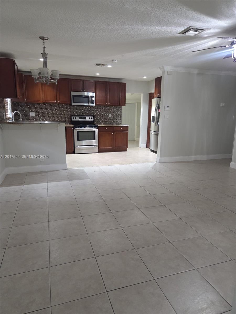 6118 Royal Palm Blvd — Photo 2