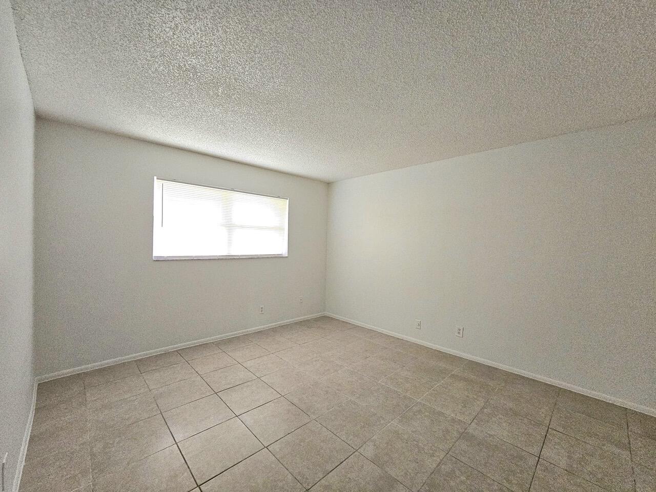 8000 S Colony Circle — Photo 4