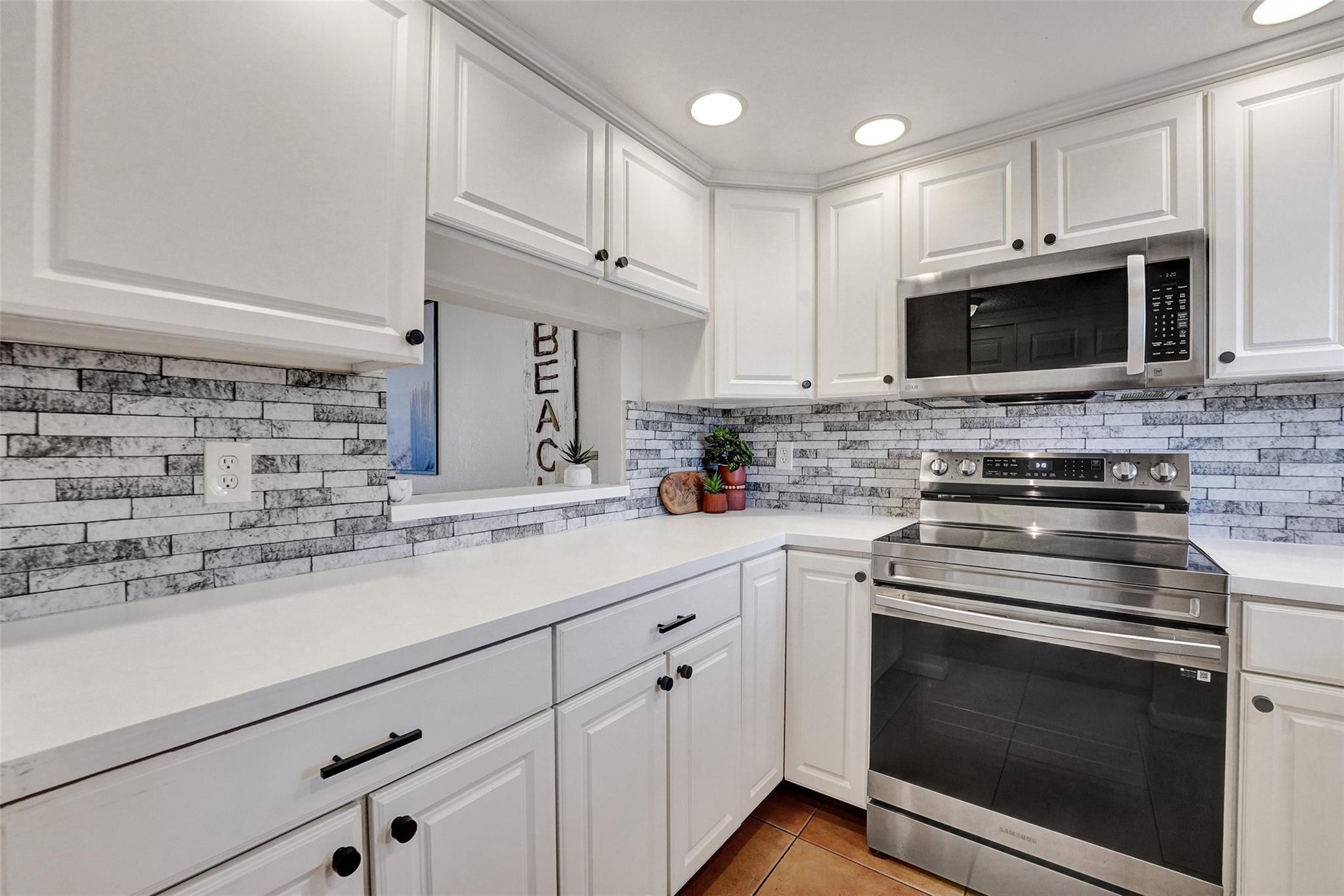 6570 Royal Palm Boulevard # 210j, Margate FL 33063