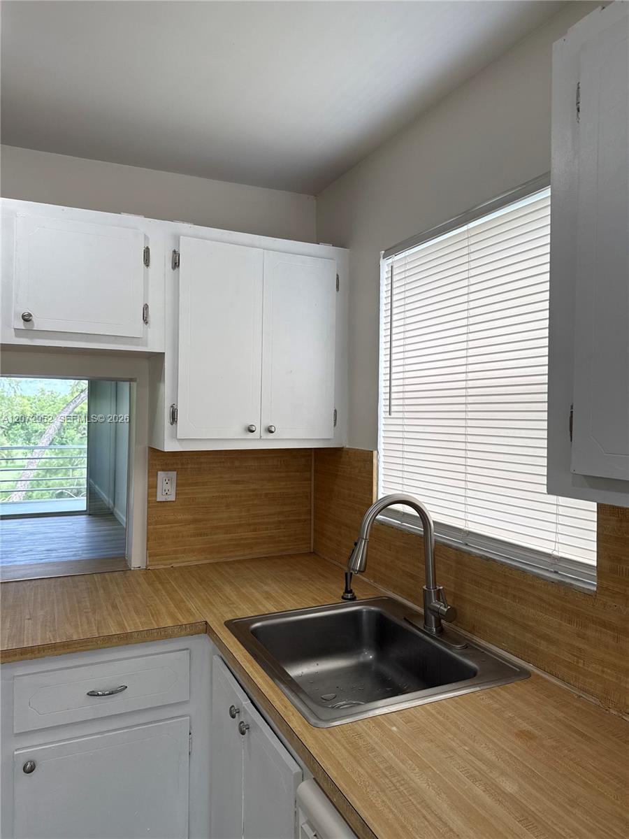 8380 Sands Point Blvd # J310 — Photo 2