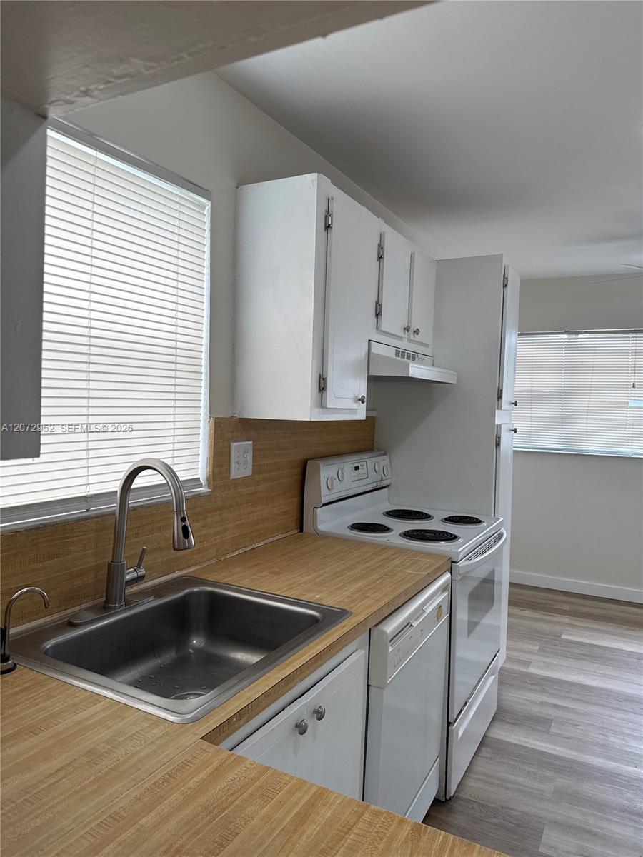 8380 Sands Point Blvd # J310 — Photo 3