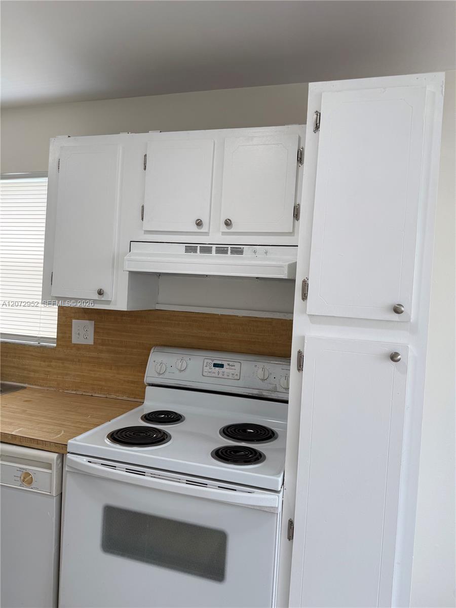 8380 Sands Point Blvd # J310 — Photo 5
