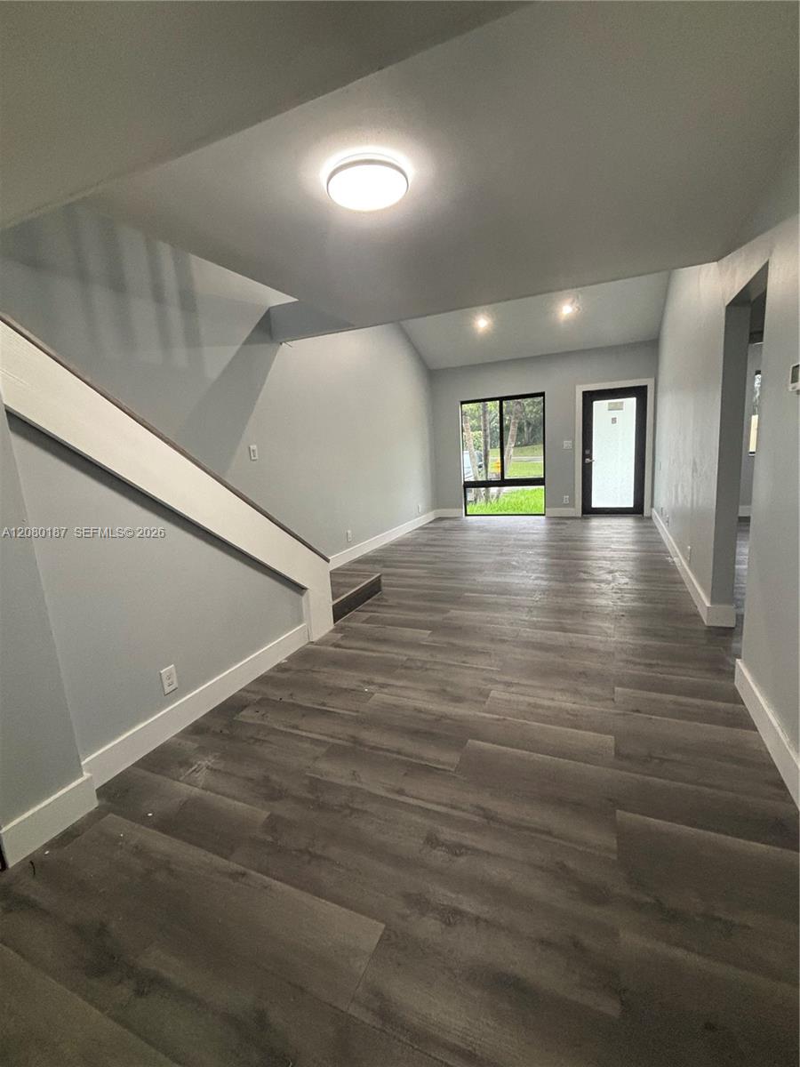 453 NE 210th Ter — Photo 5
