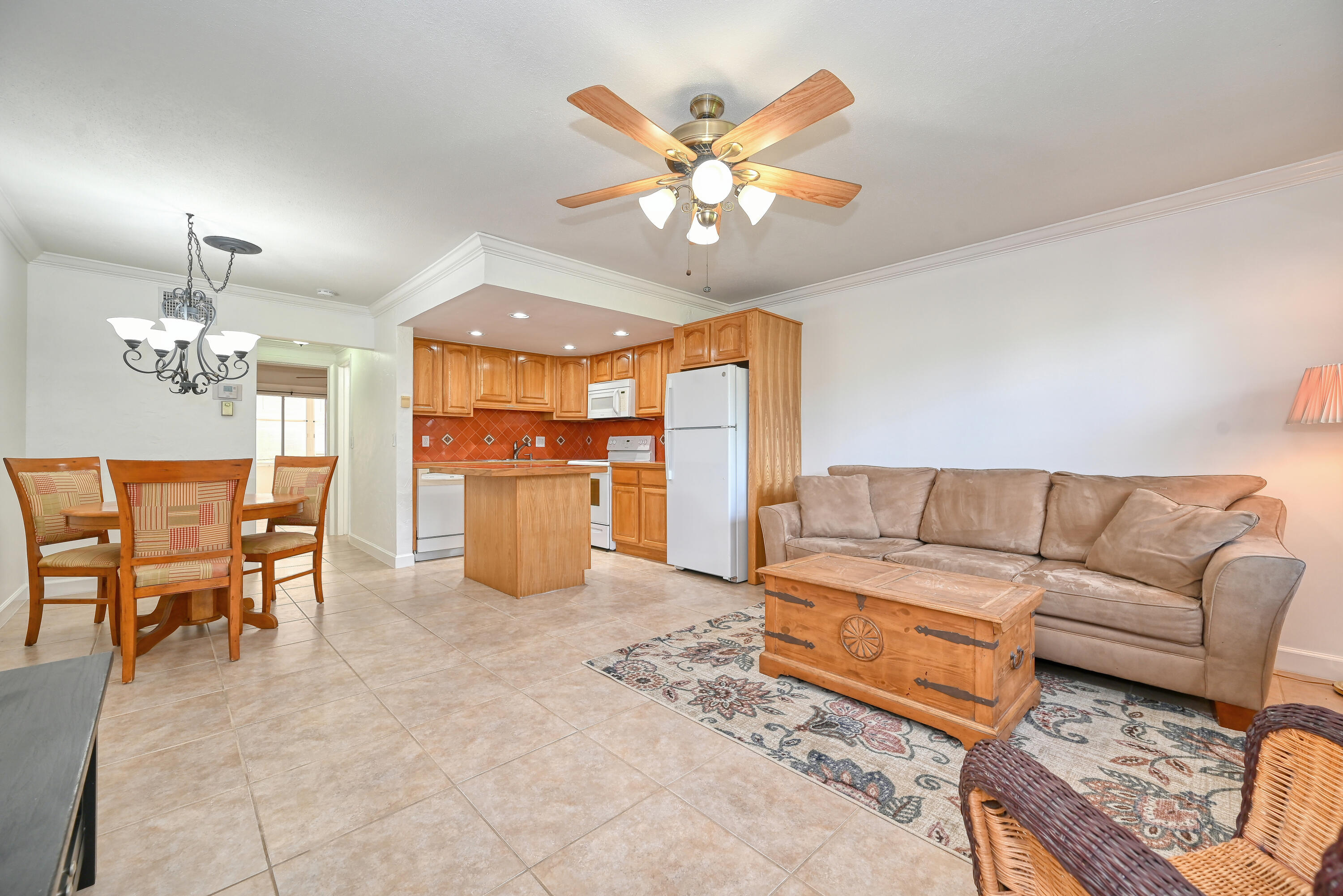 102 Coventry E # 102, West Palm Beach FL 33417