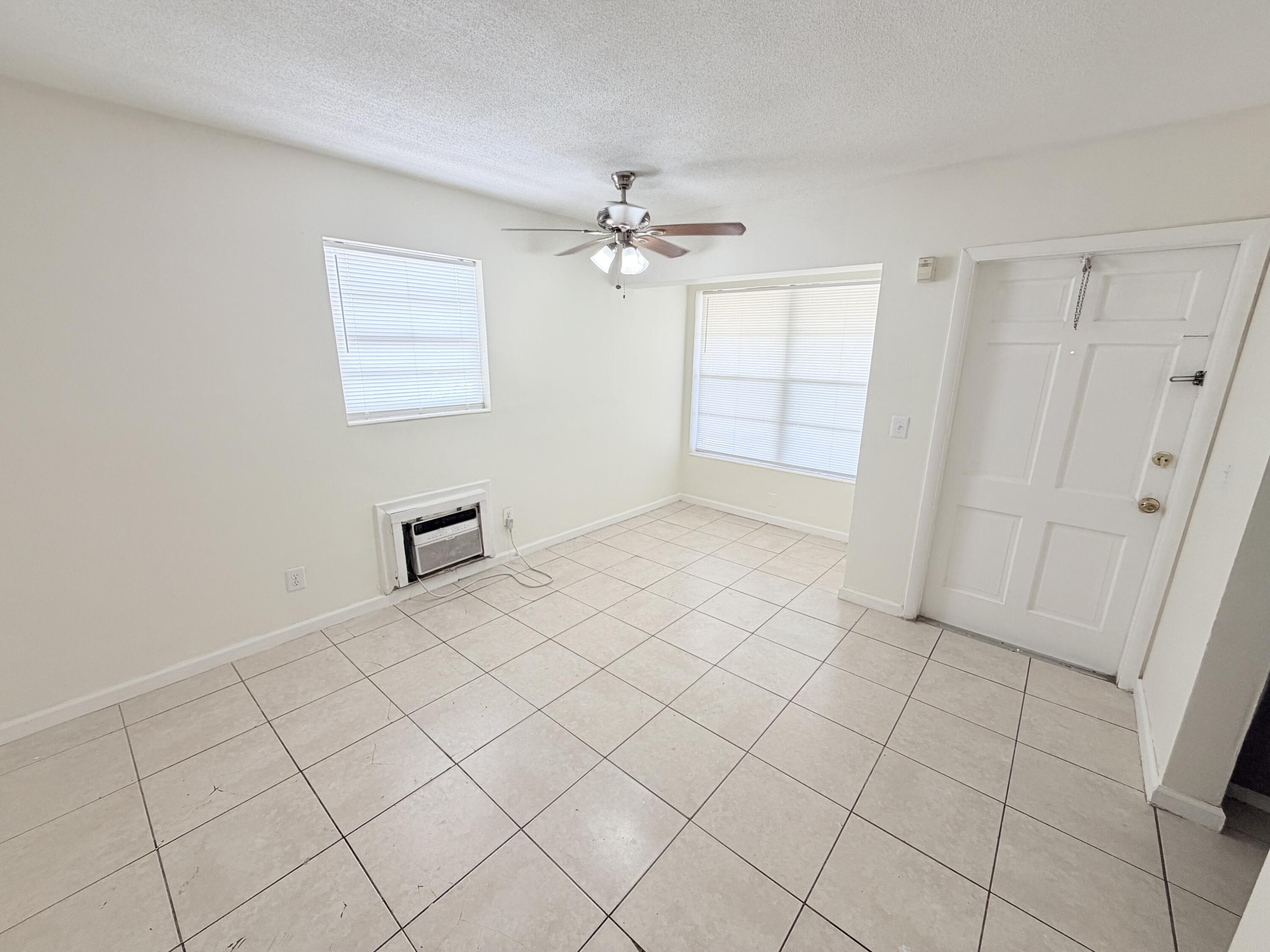 3030 NW 43rd Terrace # 207, Lauderdale Lakes FL 33313