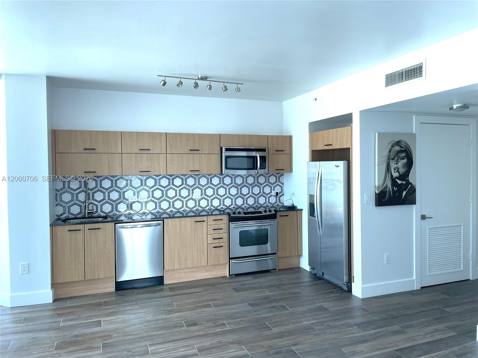 350 S Miami Ave # 3713, Miami FL 33130