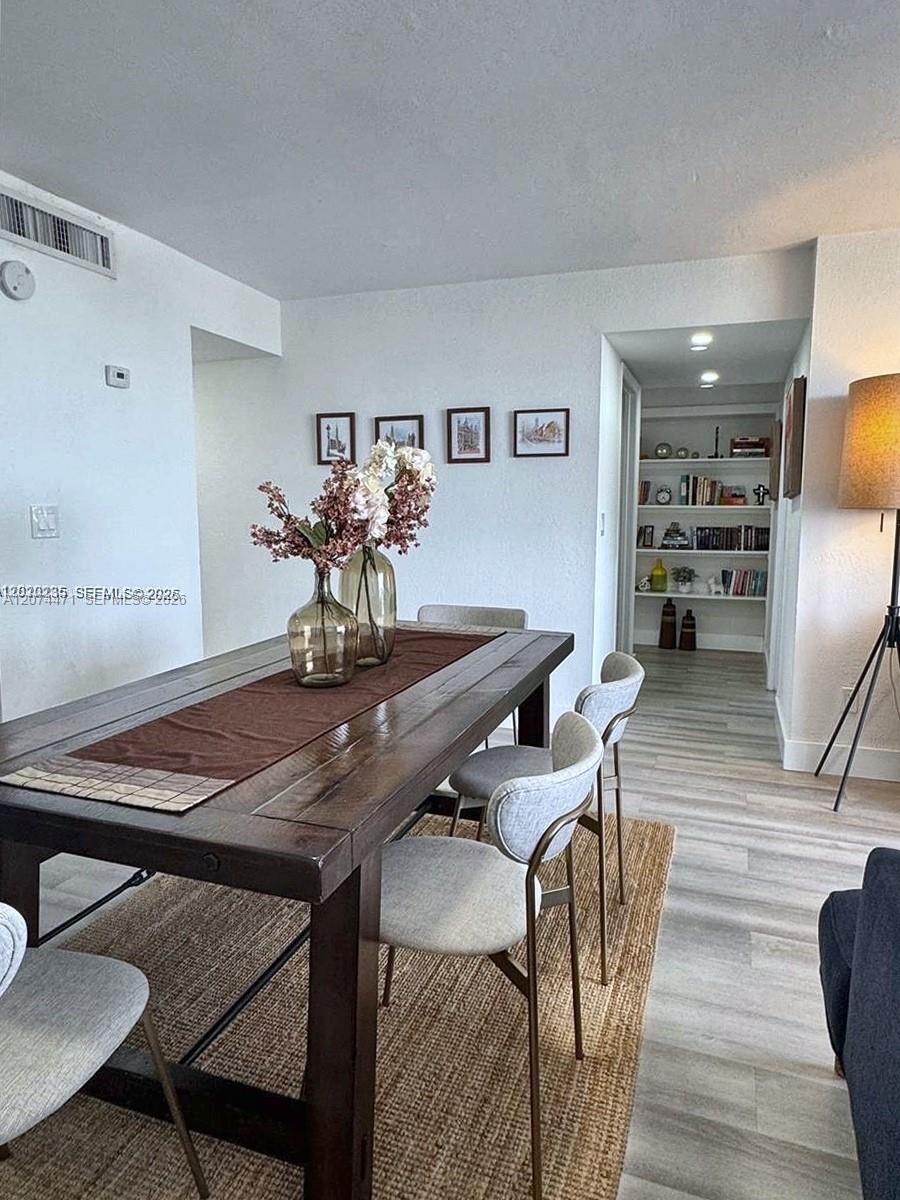 2000 NE 135th St # 609 — Photo 4