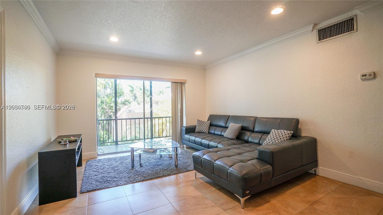 7915 SW 104th St # 202G — Photo 2