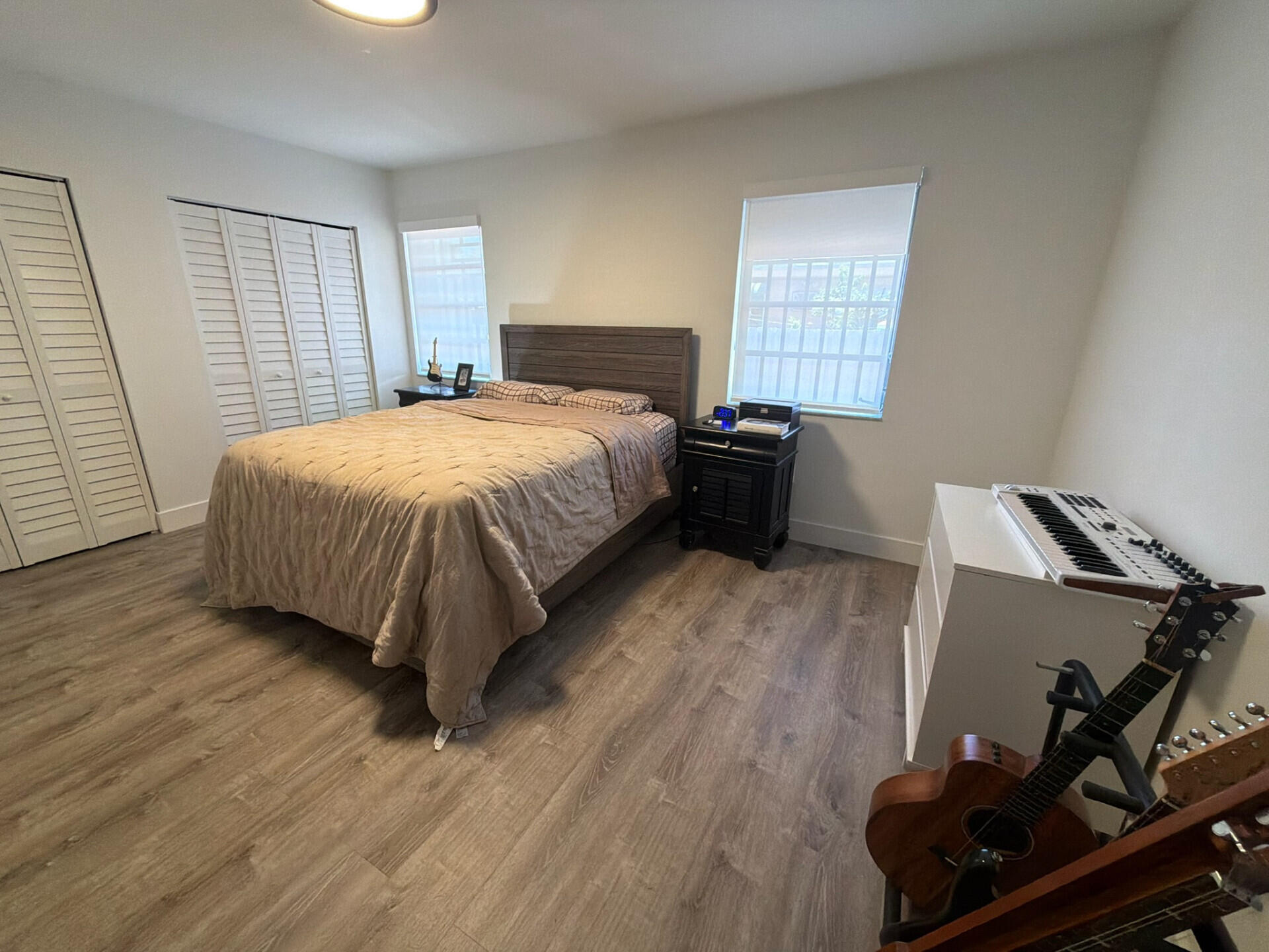 1212 SW 30TH Place — Photo 3
