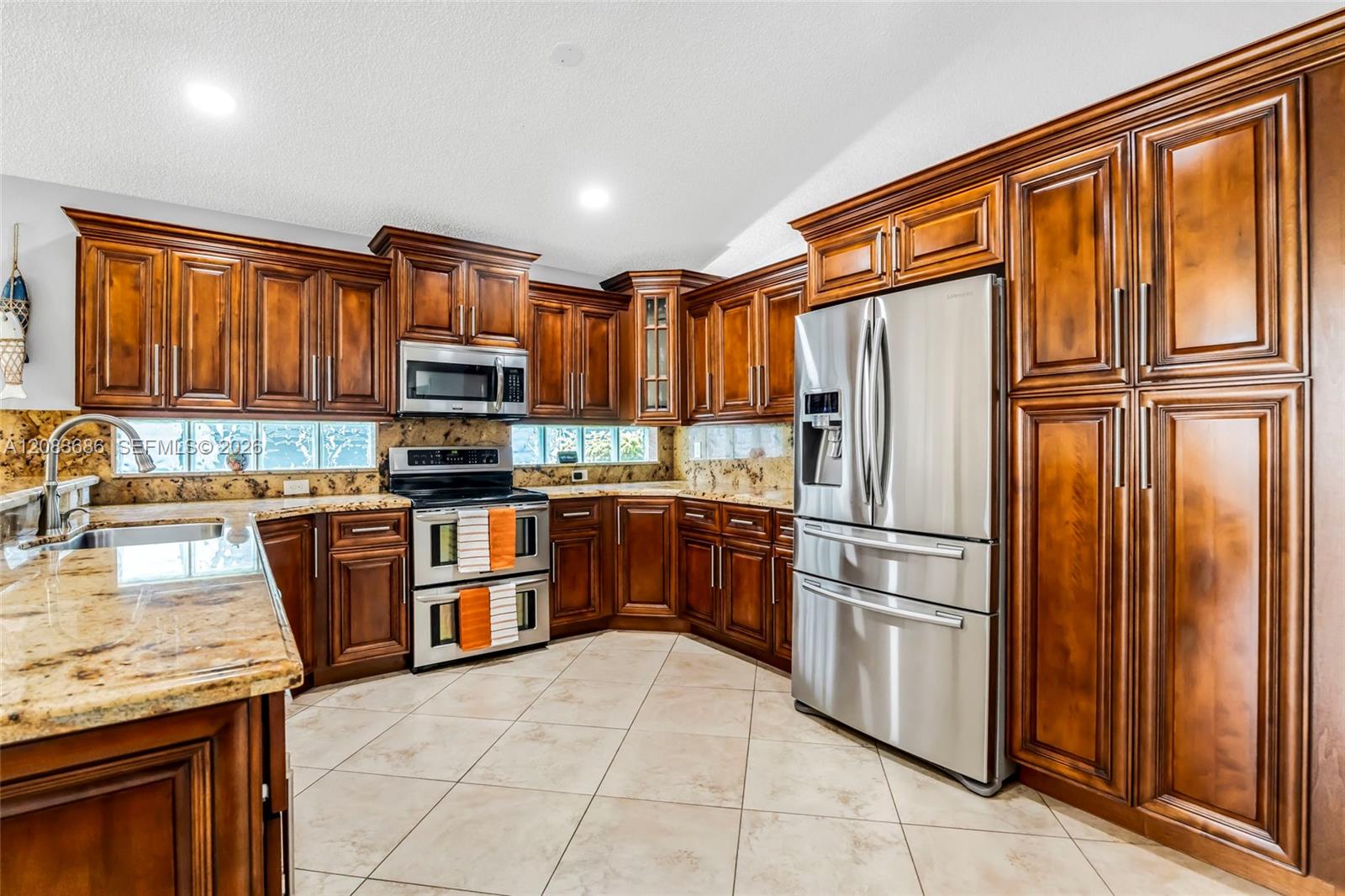 1387 SW 181st Ave — Photo 3