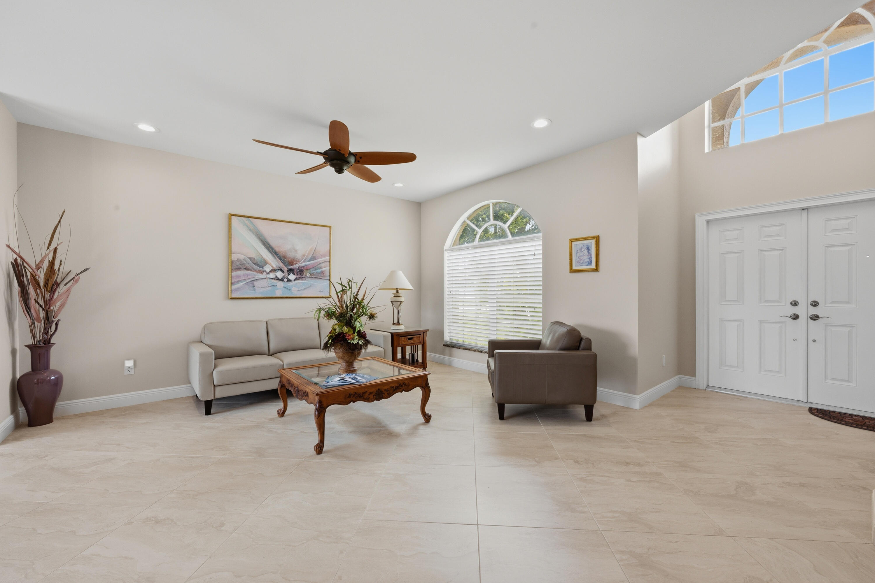 10592 PLAINVIEW Circle — Photo 2